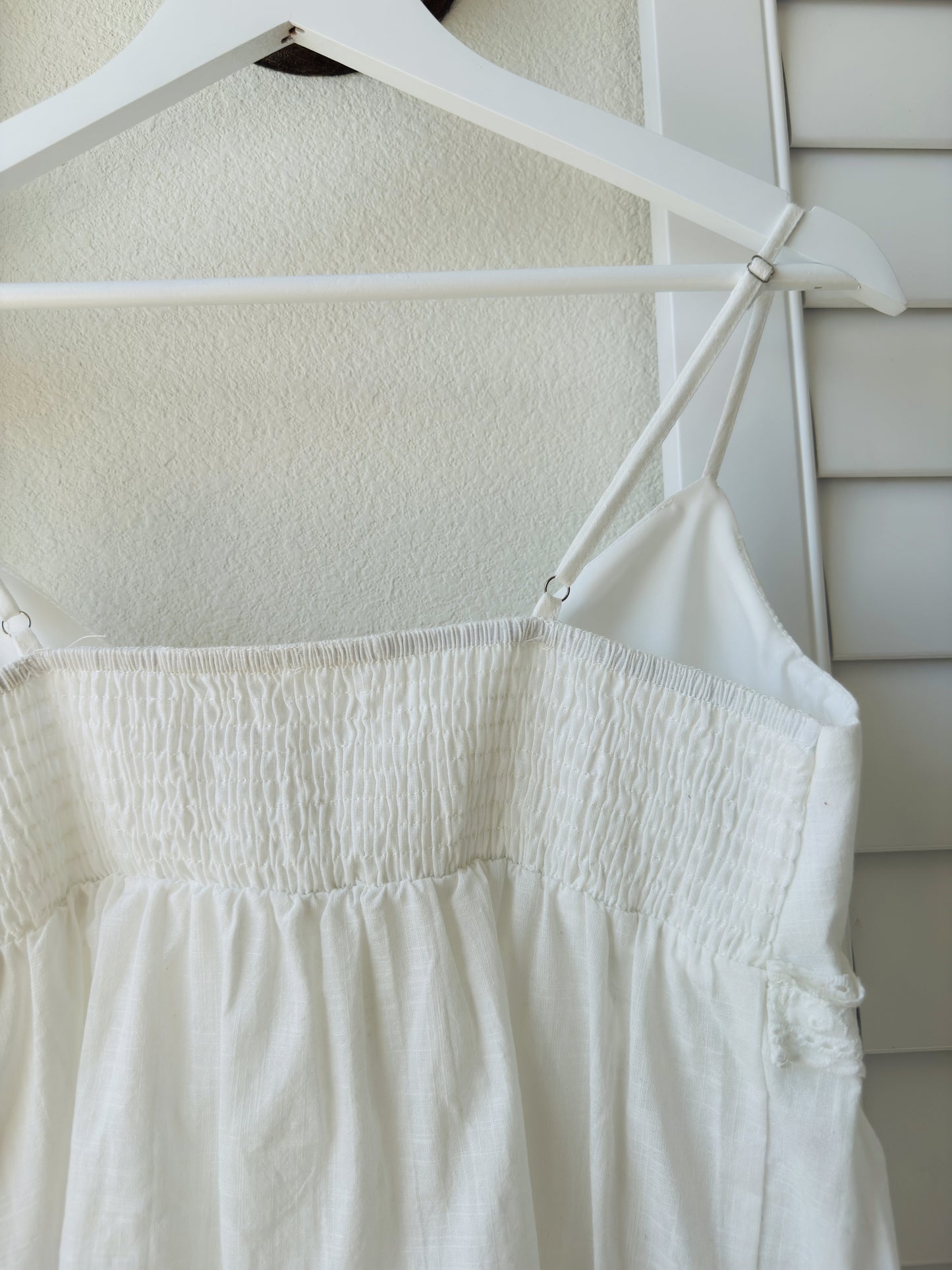 Boutique White Eyelet Lace Babydoll Camisole Top - Size Small