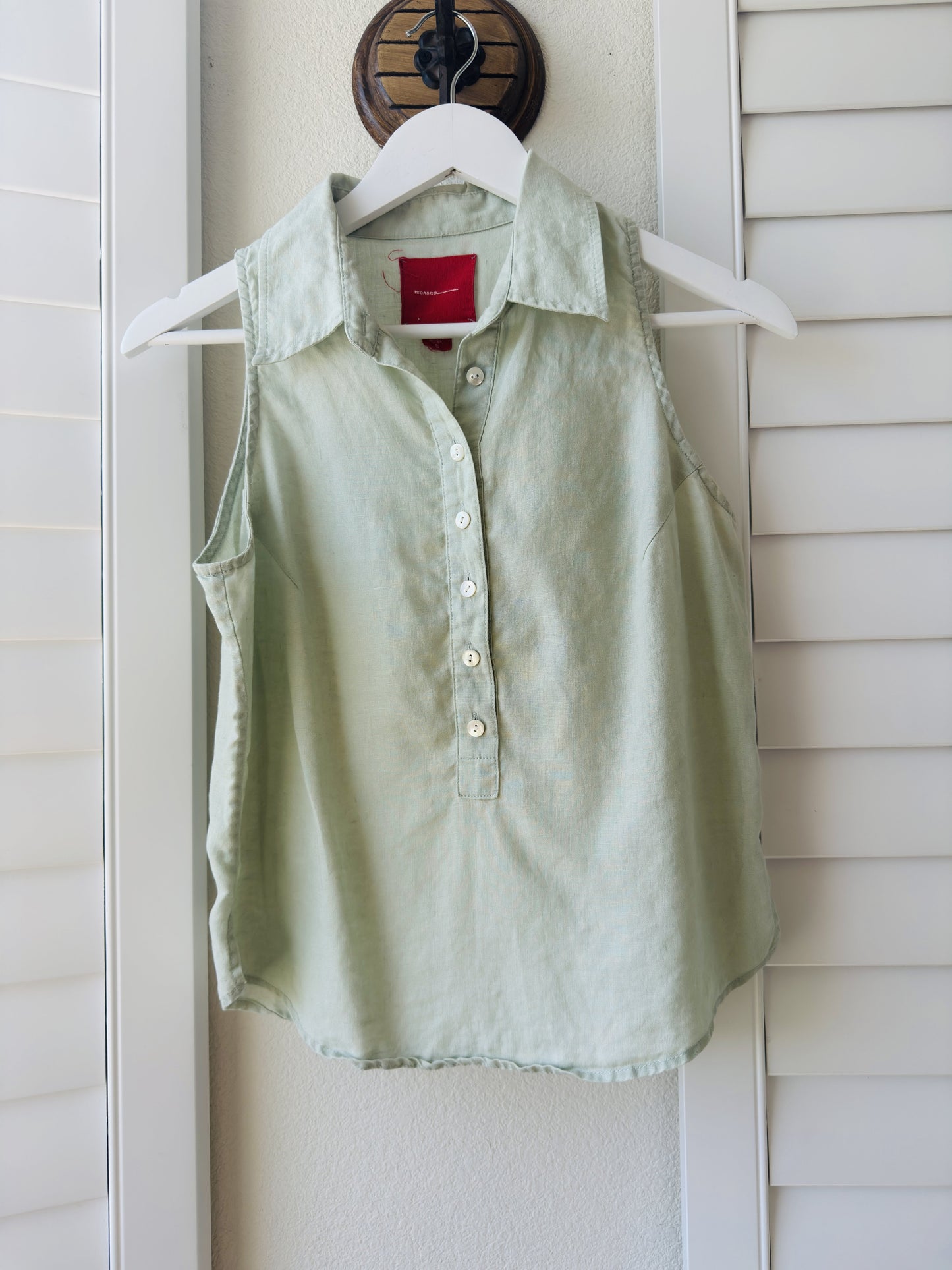 ISDA&CO Sage Green Linen Sleeveless Button-Up Top Size S