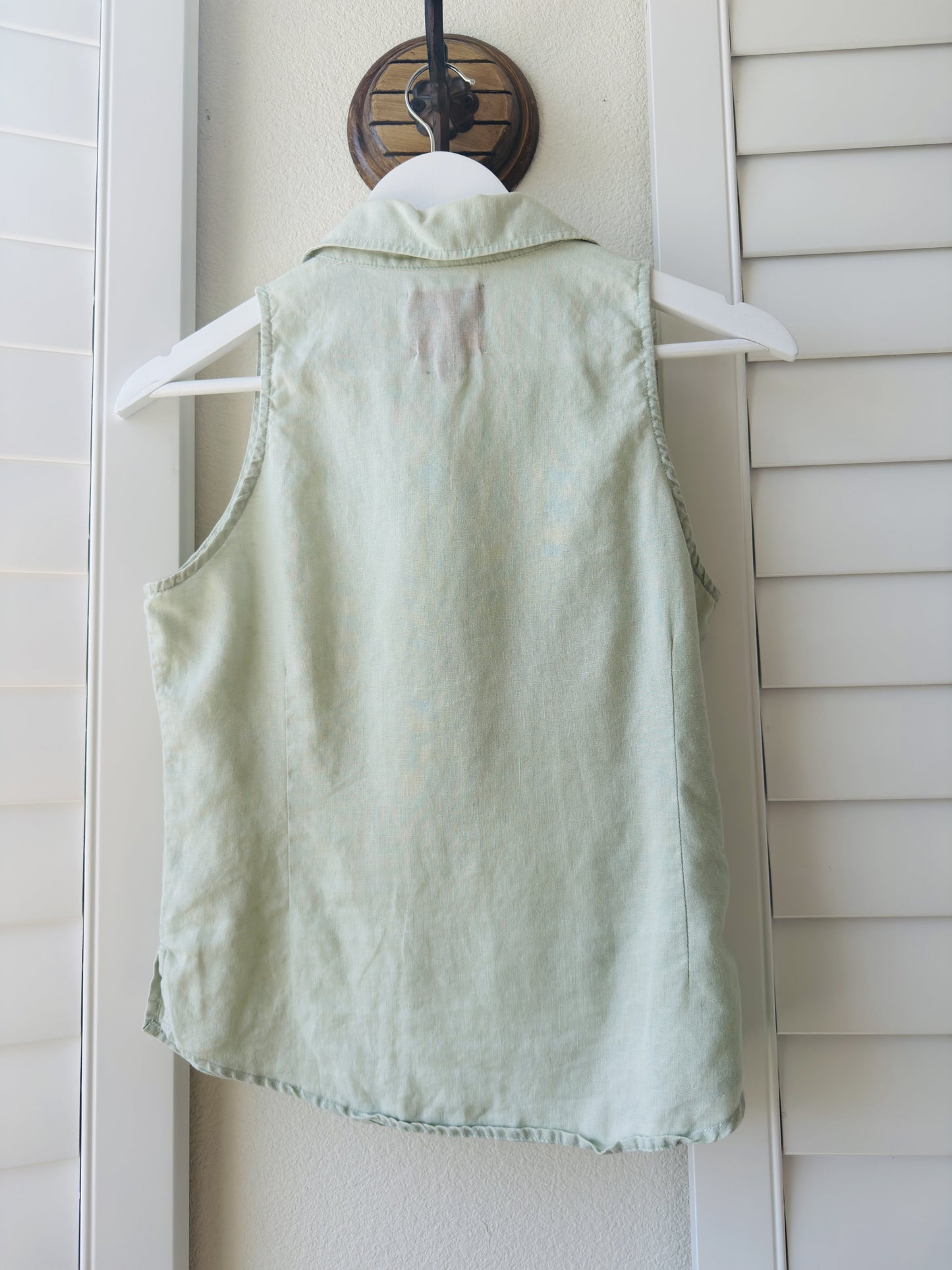 ISDA&CO Sage Green Linen Sleeveless Button-Up Top Size S