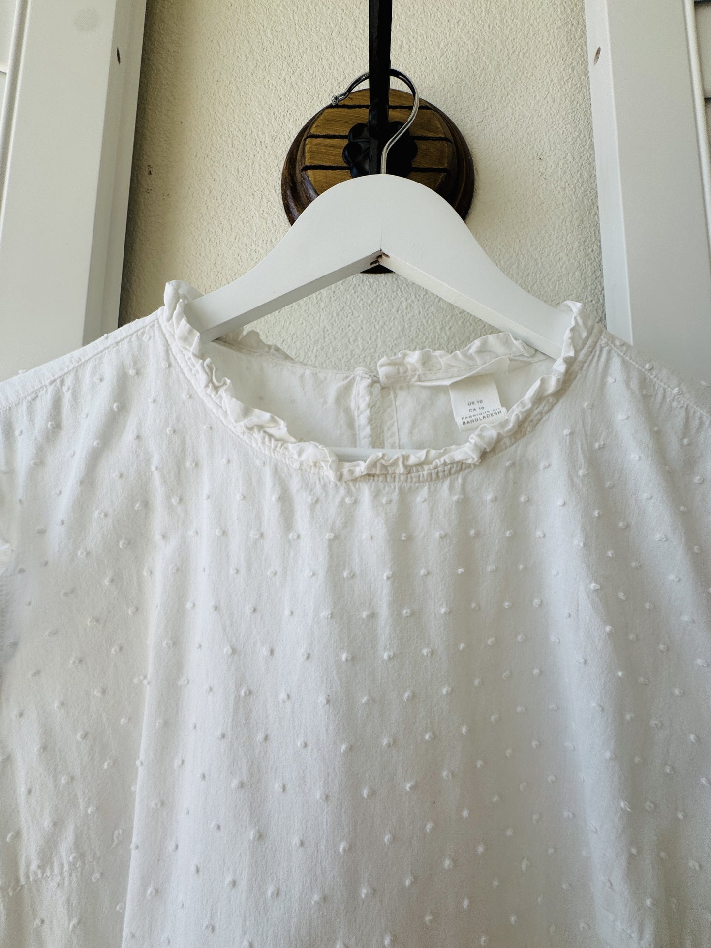 H&M White Swiss Dot Ruffle Sleeve Blouse Size 10