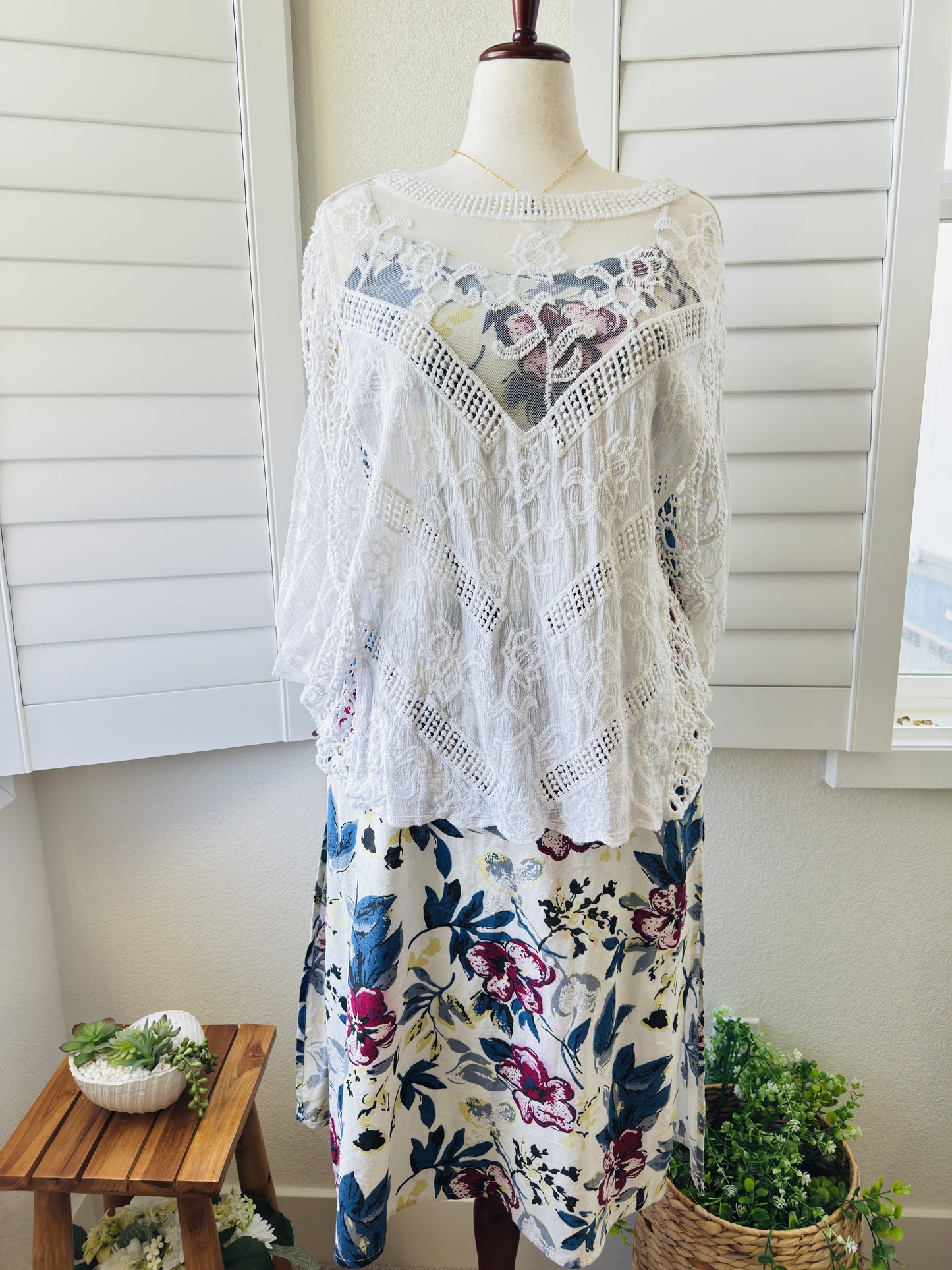 Ember White Lace & Mesh Boho Kimono Top - Size XL