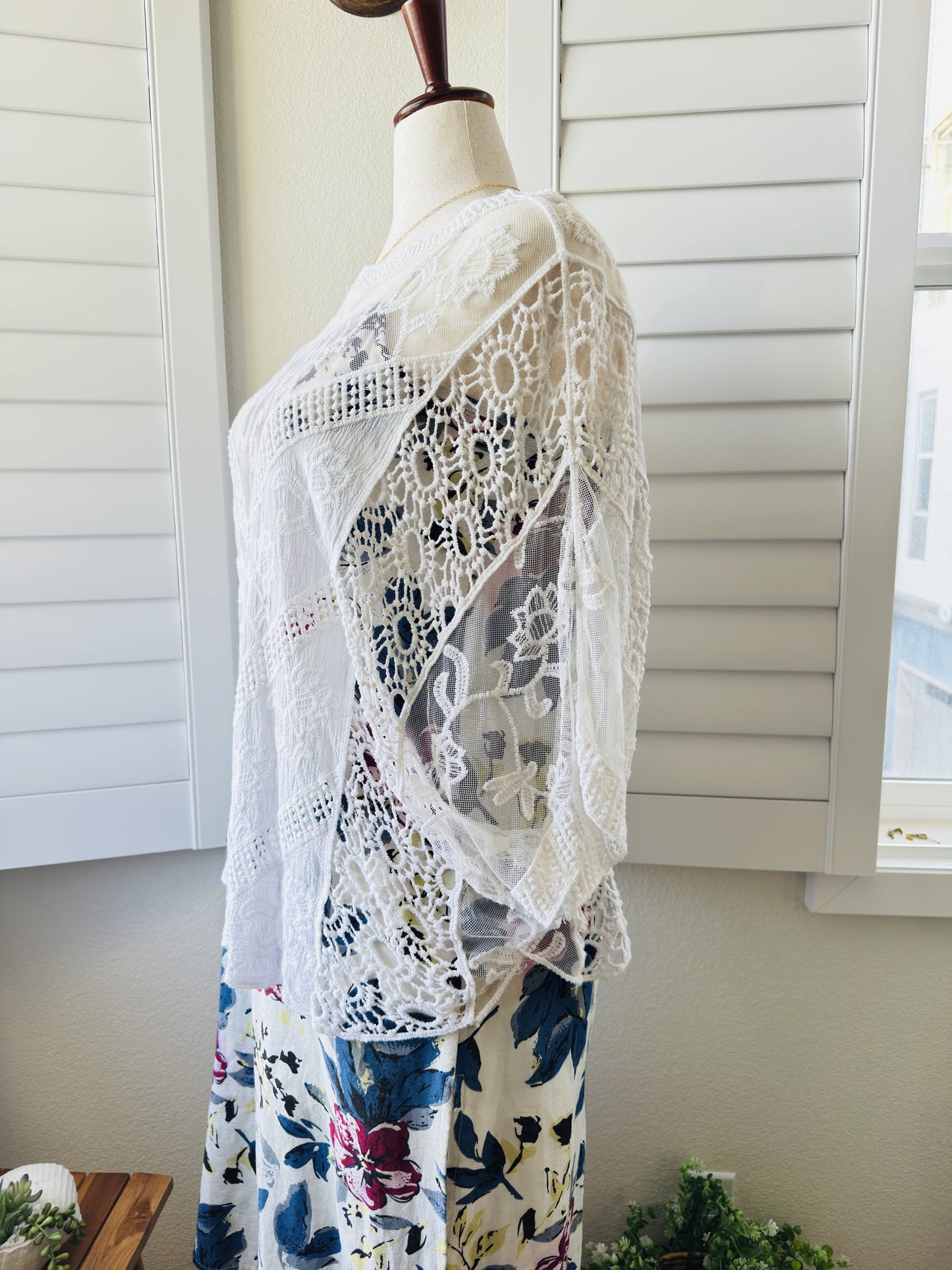 Ember White Lace & Mesh Boho Kimono Top - Size XL