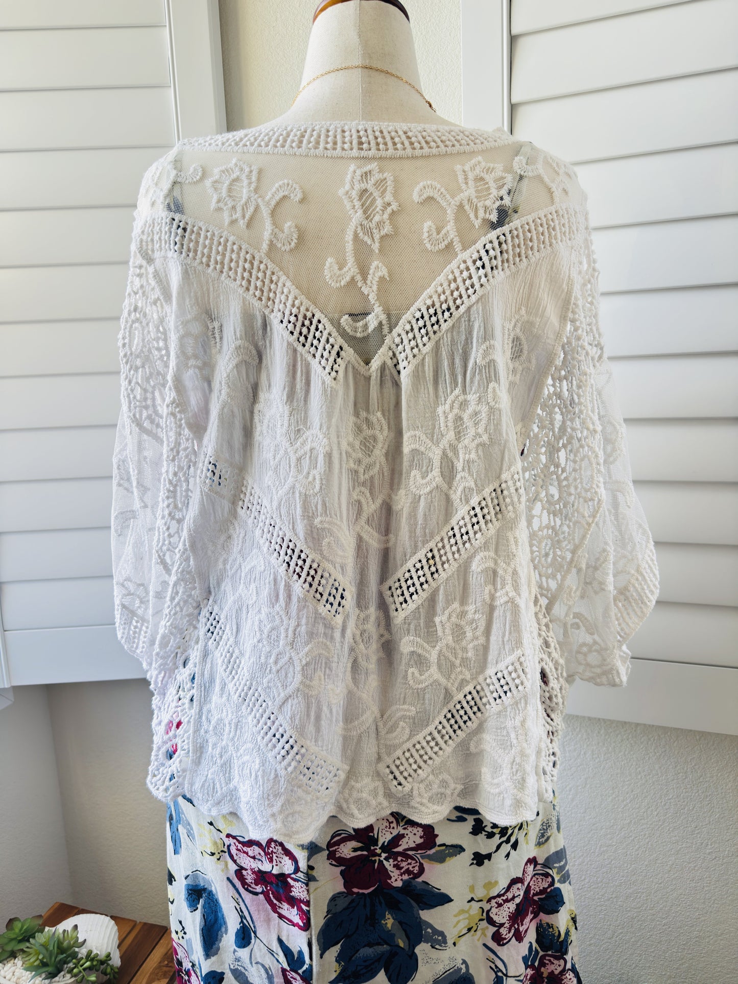 Ember White Lace & Mesh Boho Kimono Top - Size XL