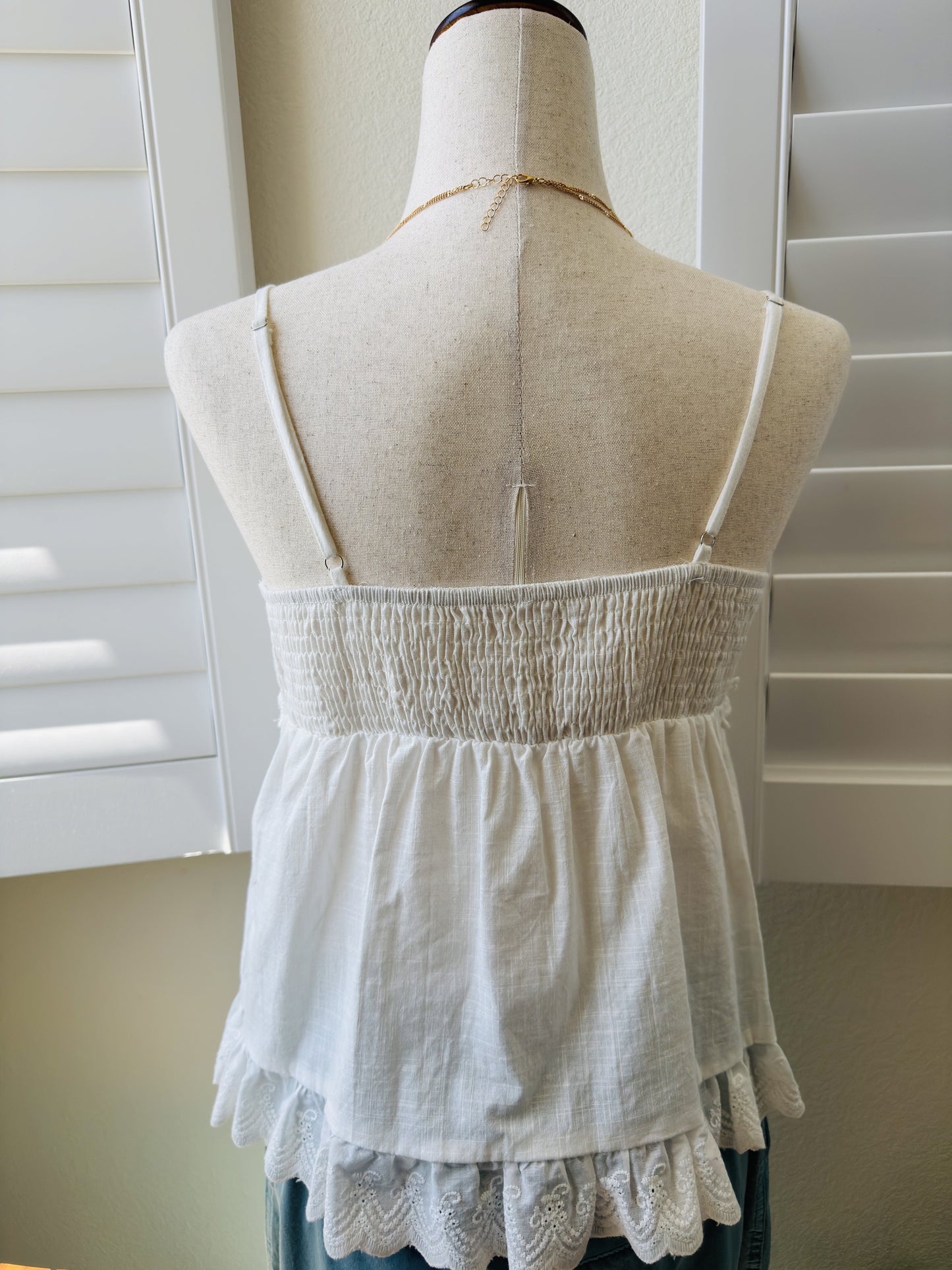 Boutique White Eyelet Lace Babydoll Camisole Top - Size Small