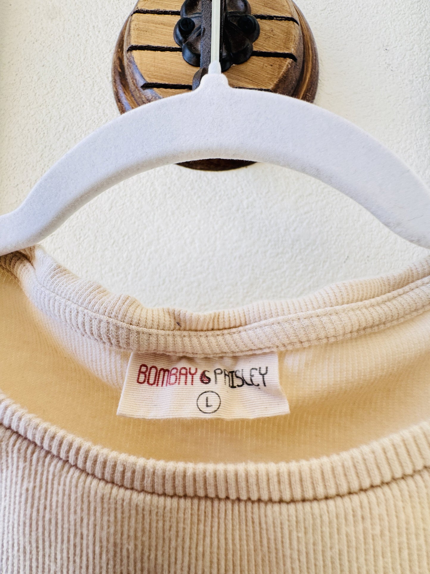 Bombay & Paisley Cream Ribbed Knit Crop Tank Top - Size L