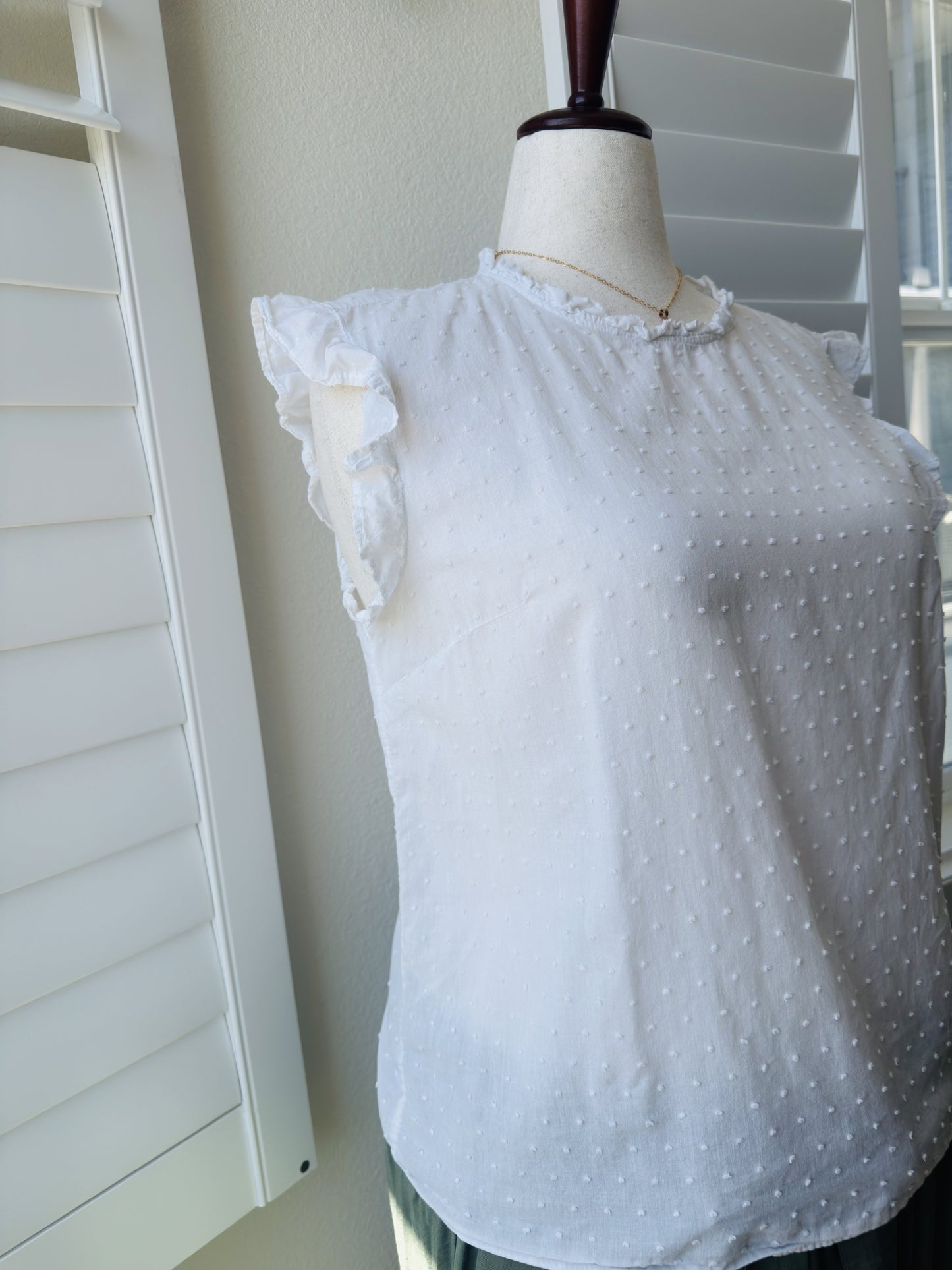 H&M White Swiss Dot Ruffle Sleeve Blouse Size 10