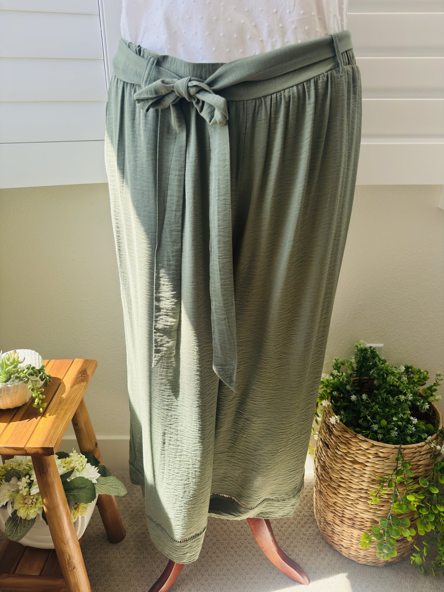 Ava & Viv Olive Green Wide Leg Tie Waist Pants - Size 1X