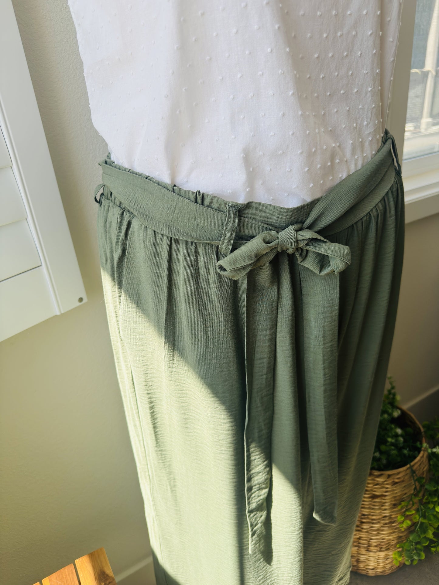 Ava & Viv Olive Green Wide Leg Tie Waist Pants - Size 1X