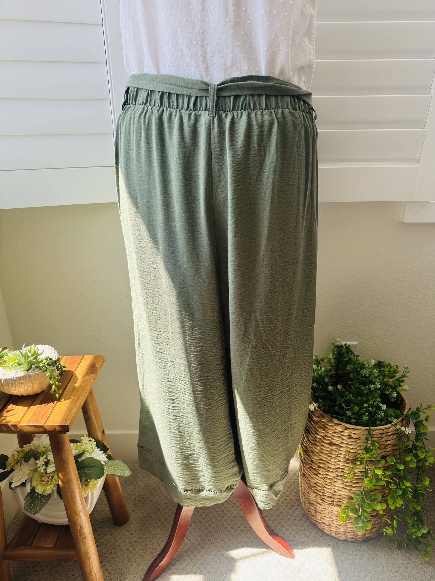 Ava & Viv Olive Green Wide Leg Tie Waist Pants - Size 1X