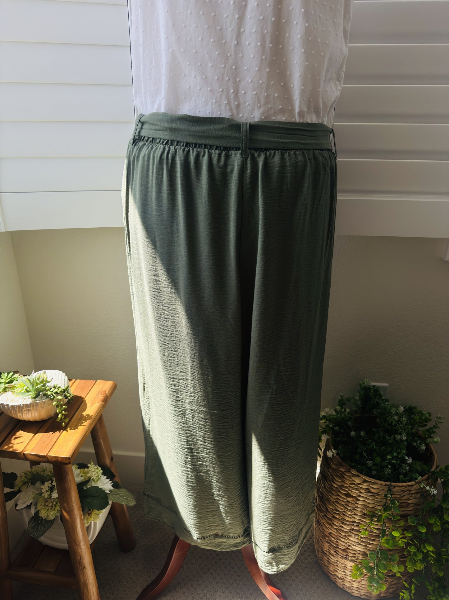 Ava & Viv Olive Green Wide Leg Tie Waist Pants - Size 1X
