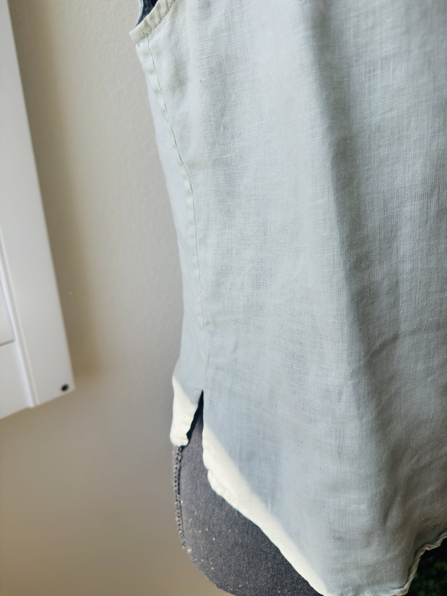 ISDA&CO Sage Green Linen Sleeveless Button-Up Top Size S