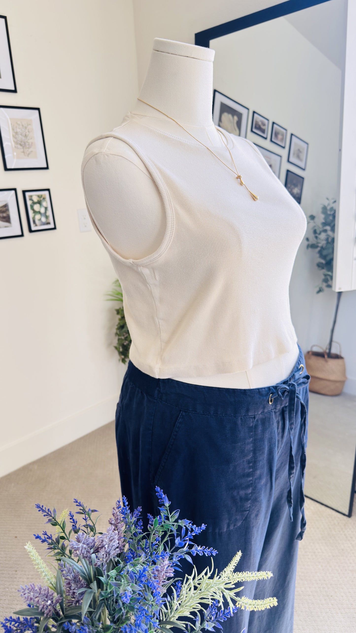 Bombay & Paisley Cream Ribbed Sleeveless Crop Top - Size L