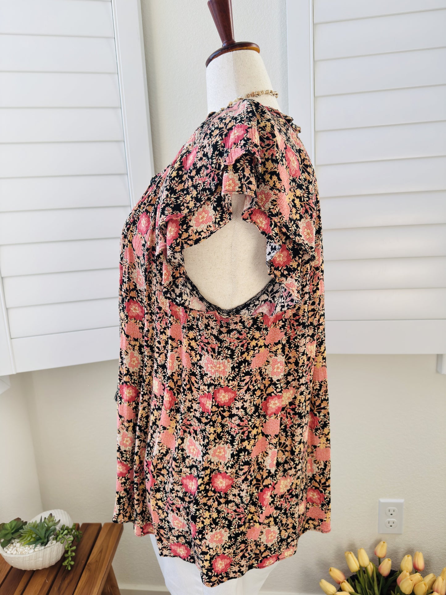 1.STATE Floral Flutter Sleeve Tassel Tie Blouse - Size 3X