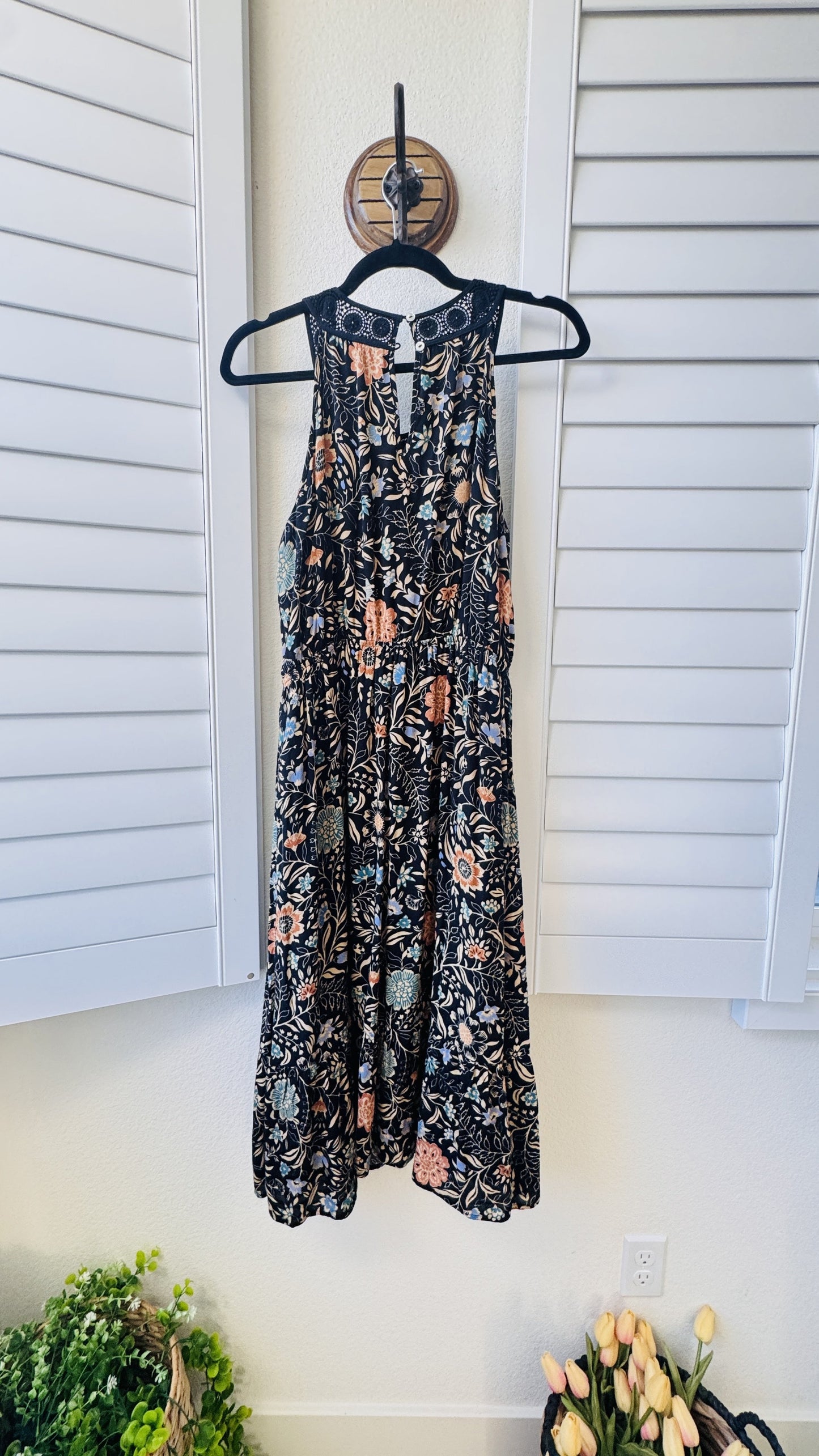 Daniel Rainn Black Floral Halter Midi Dress with Crochet Neckline - Size M