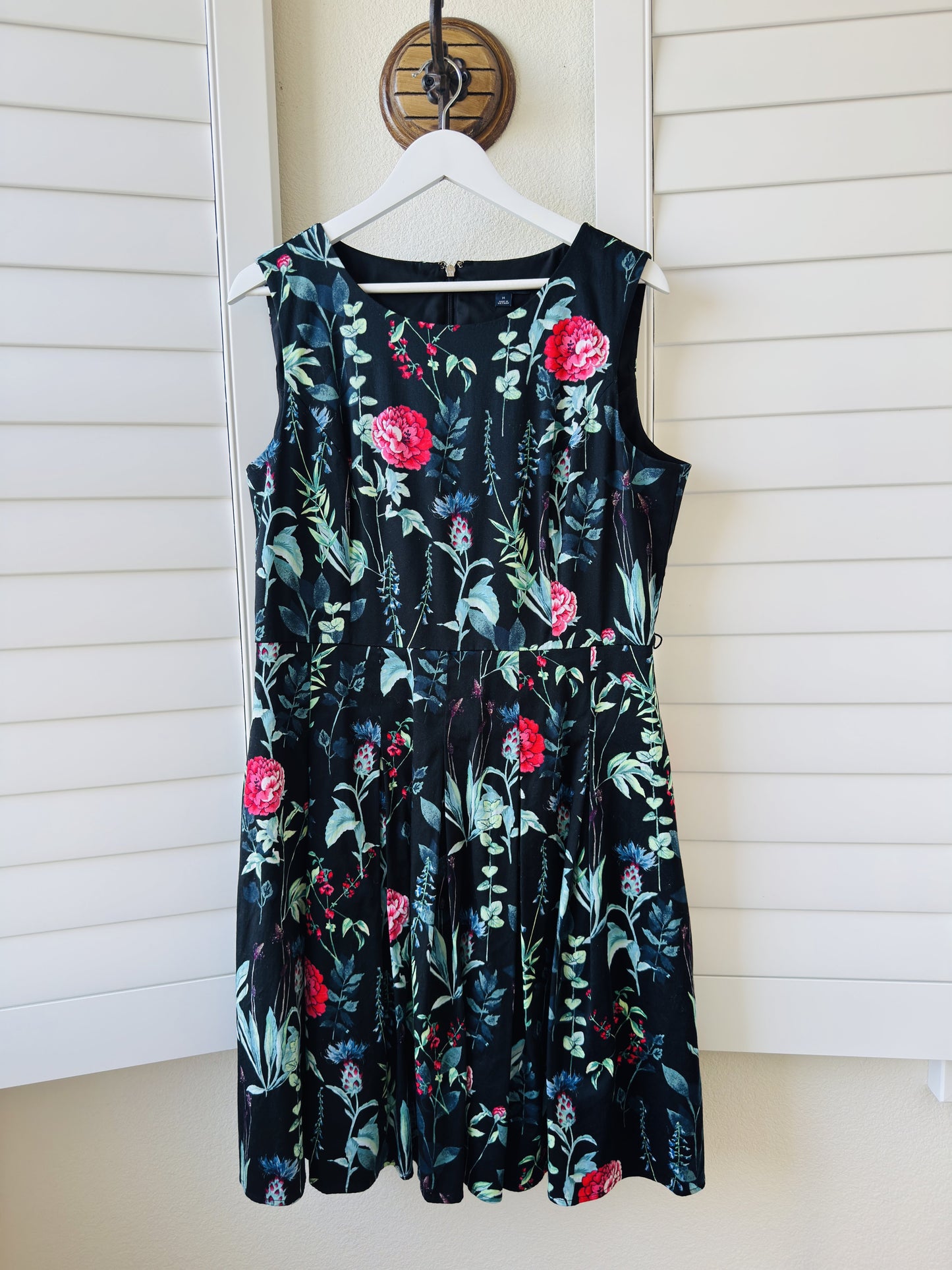 Tommy Hilfiger Floral Sleeveless Fit & Flare Dress - Size 14