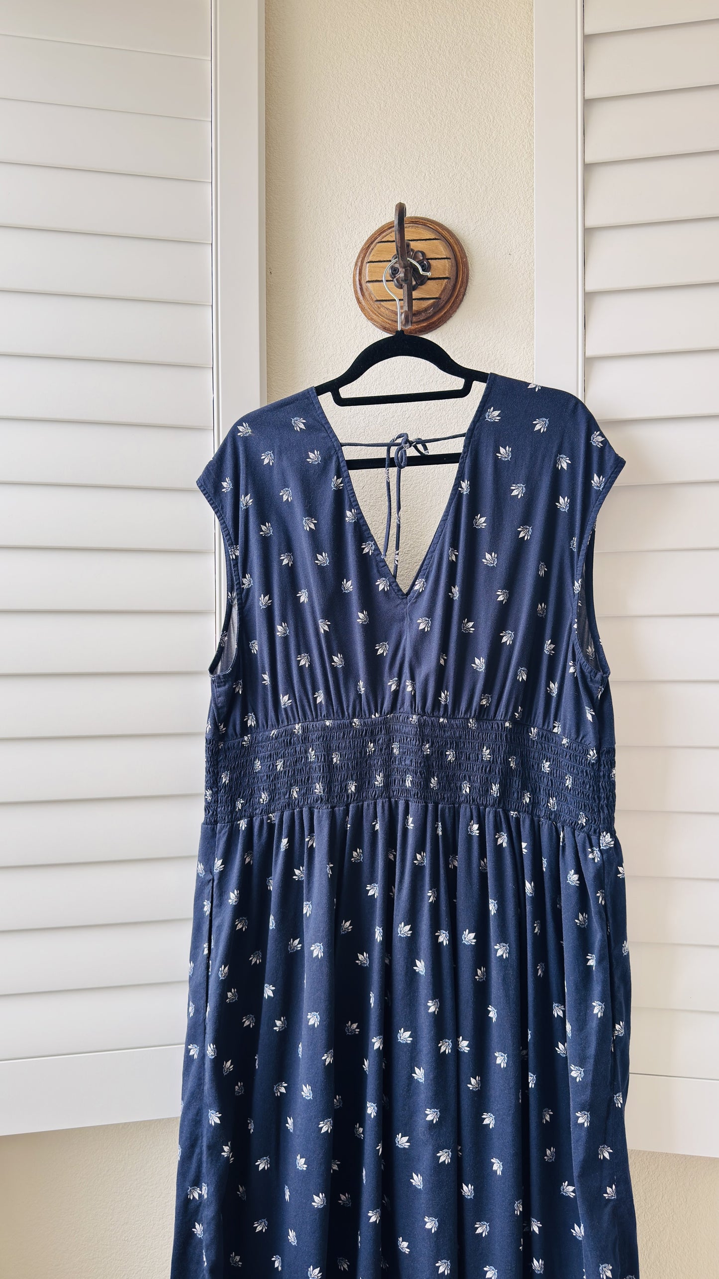 Old Navy Navy Blue Floral Smocked Waist Midi Dress - Size 2X