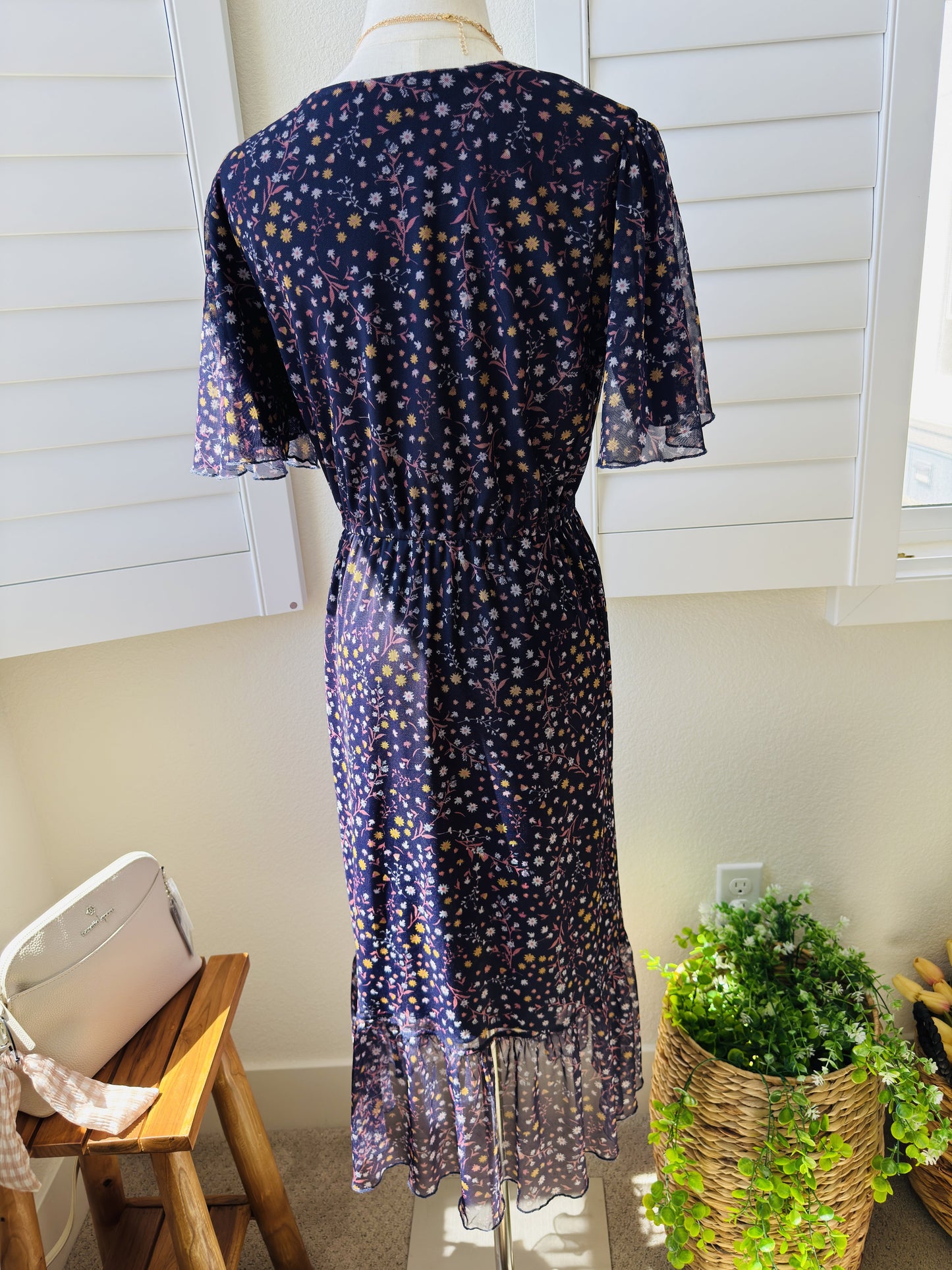 Downeast Navy Floral Mesh Flutter Sleeve Midi Dress - Size M
