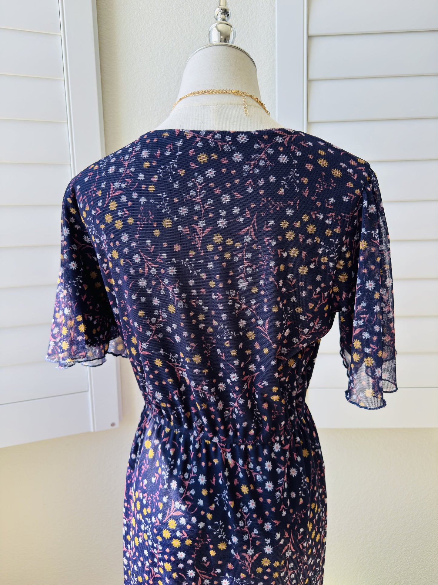 Downeast Navy Floral Mesh Flutter Sleeve Midi Dress - Size M