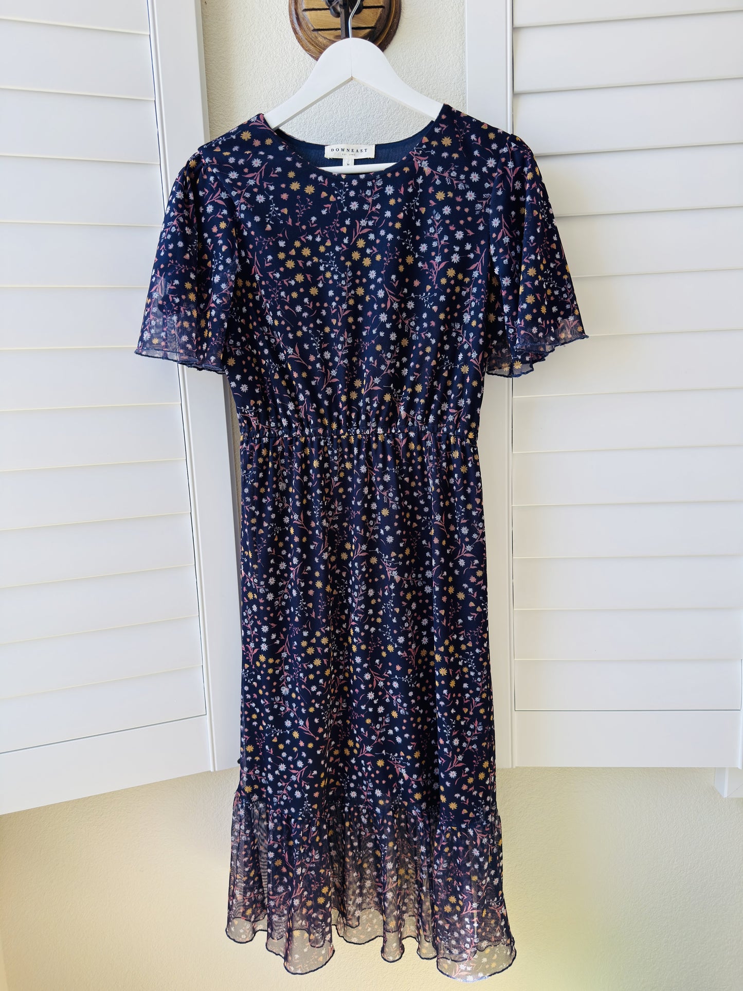 Downeast Navy Floral Mesh Flutter Sleeve Midi Dress - Size M