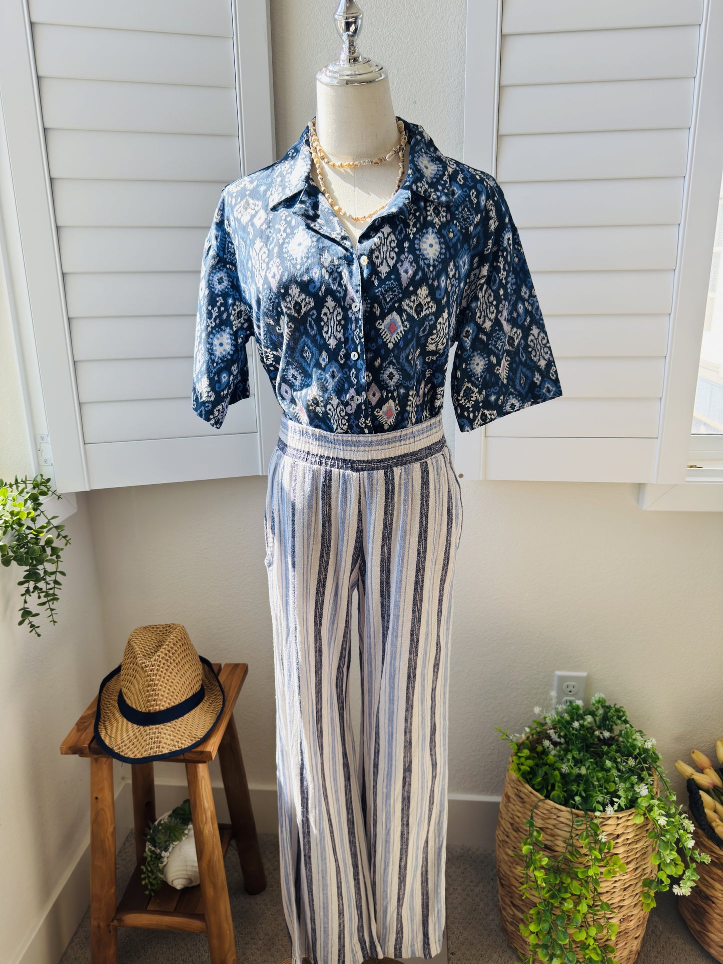 Supply & Demand Blue Striped Linen Blend Wide Leg Pants Size M