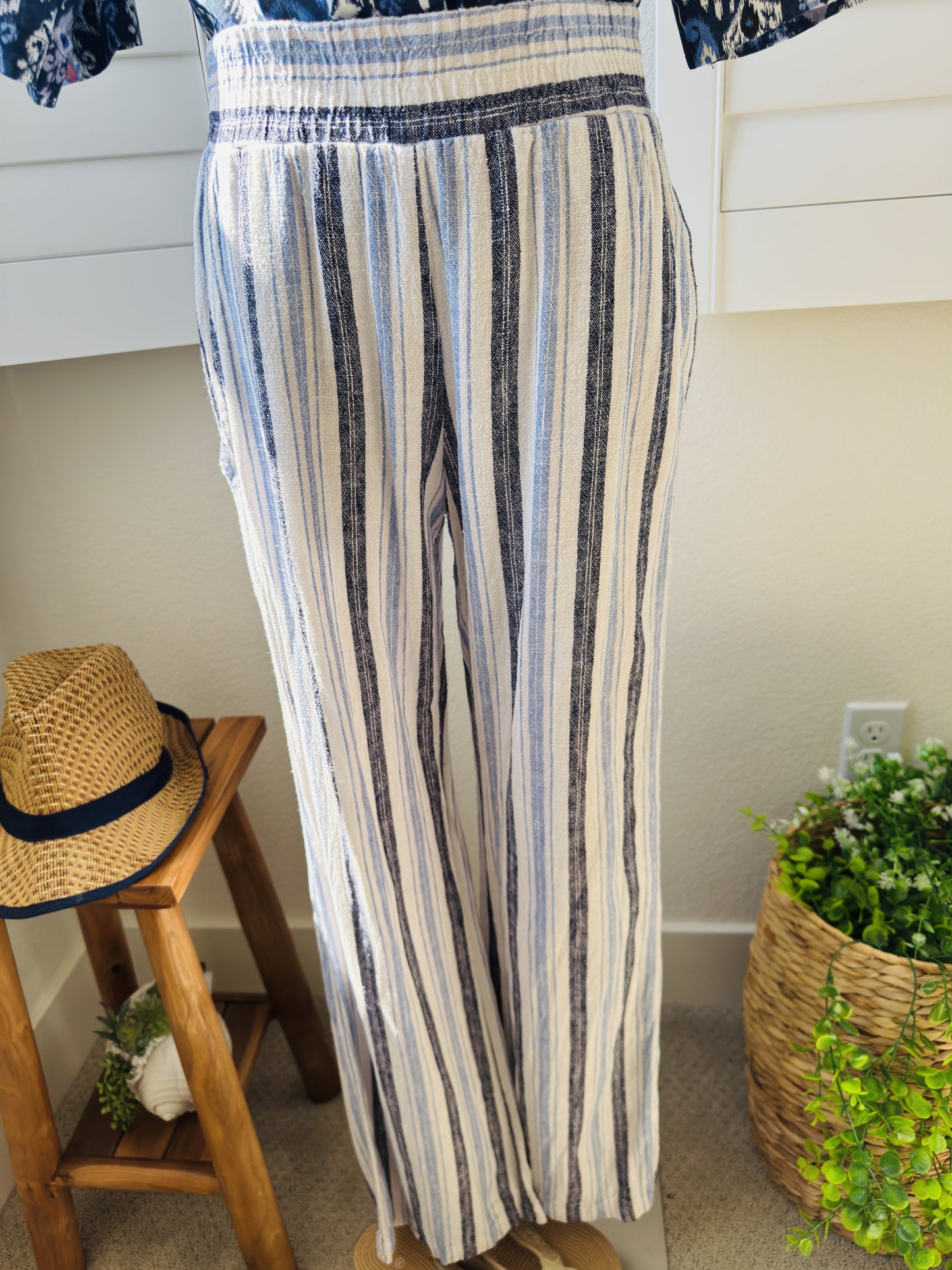 Supply & Demand Blue Striped Linen Blend Wide Leg Pants Size M
