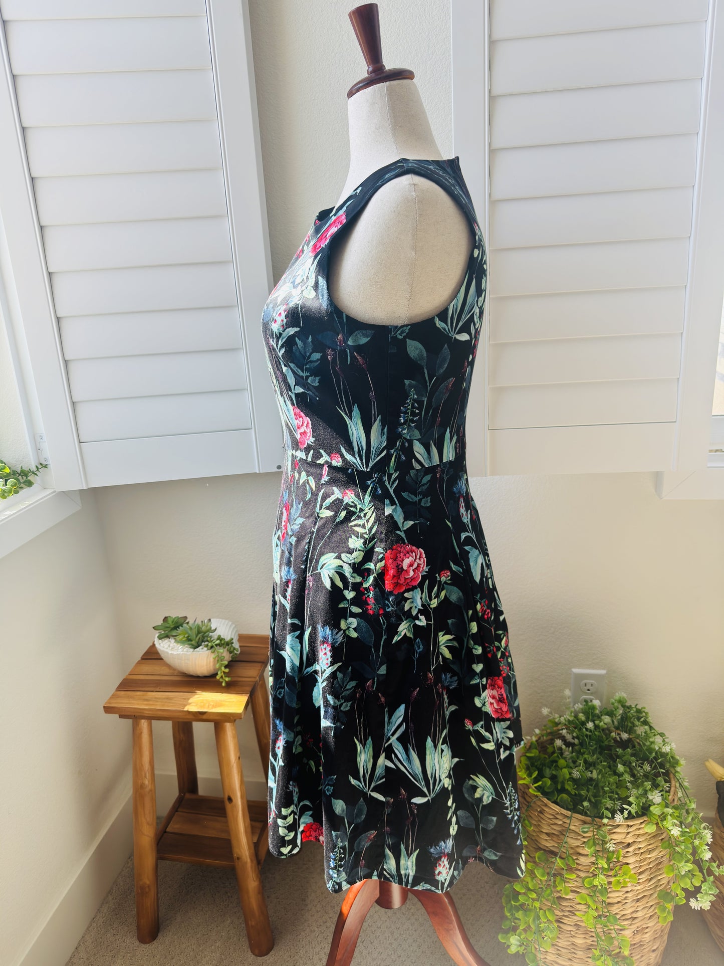 Tommy Hilfiger Floral Sleeveless Fit & Flare Dress - Size 14