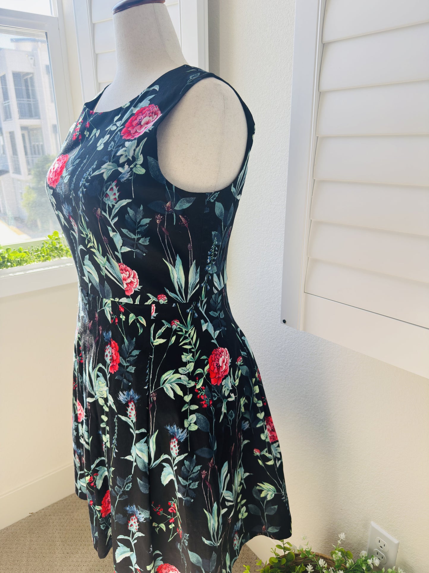 Tommy Hilfiger Floral Sleeveless Fit & Flare Dress - Size 14