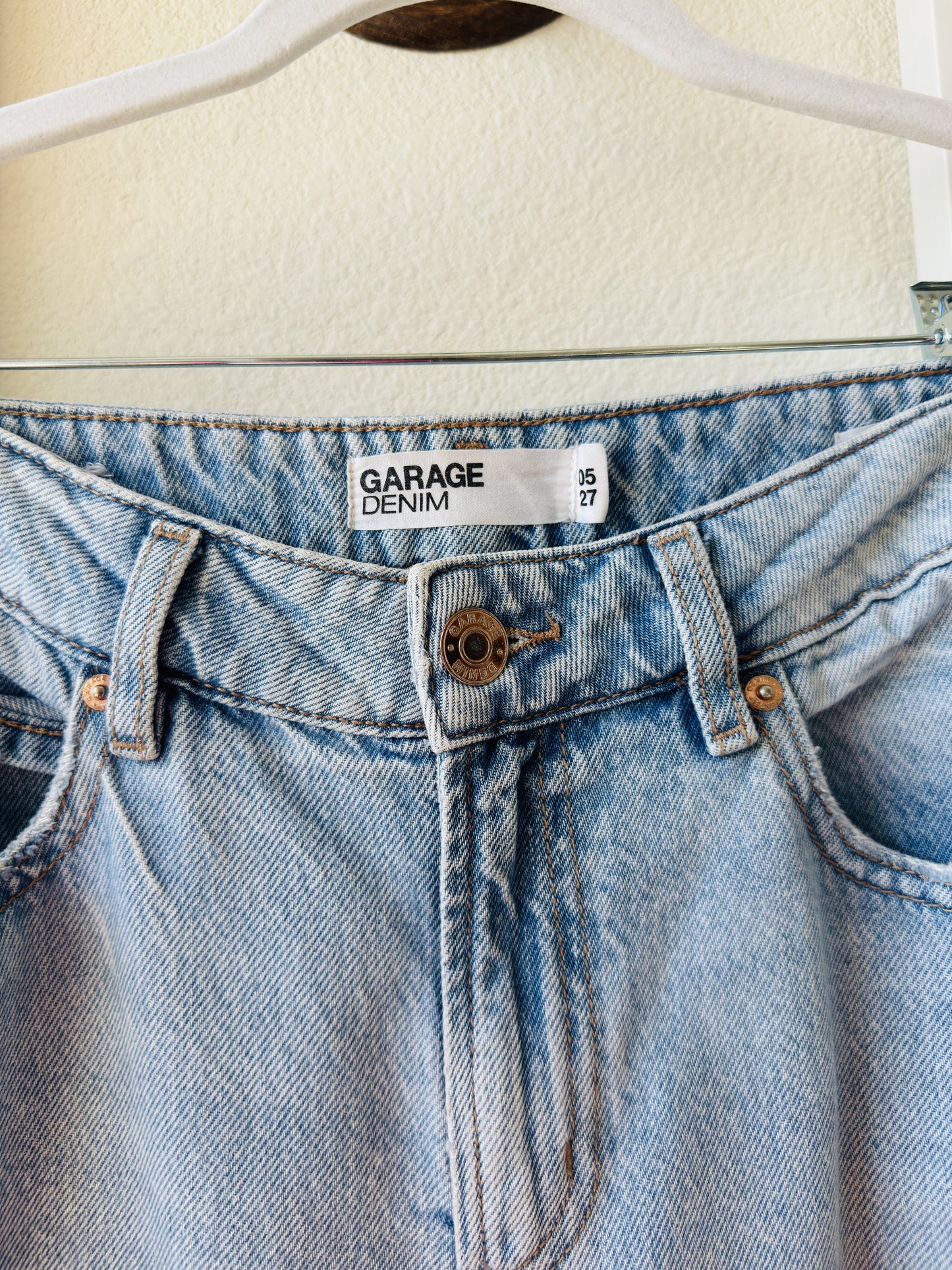 Garage Denim Ample Baggy Distressed Light Wash Jeans Size 5/27