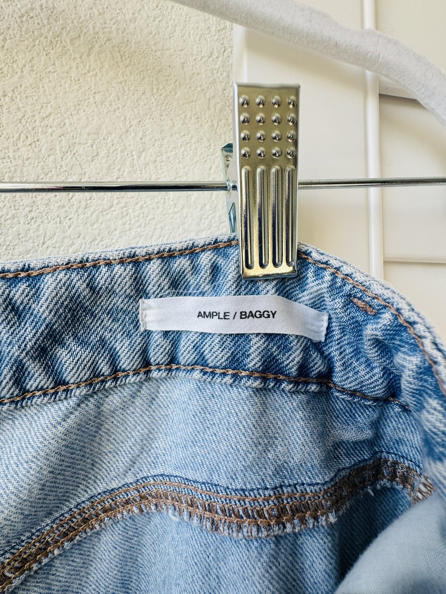 Garage Denim Ample Baggy Distressed Light Wash Jeans Size 5/27