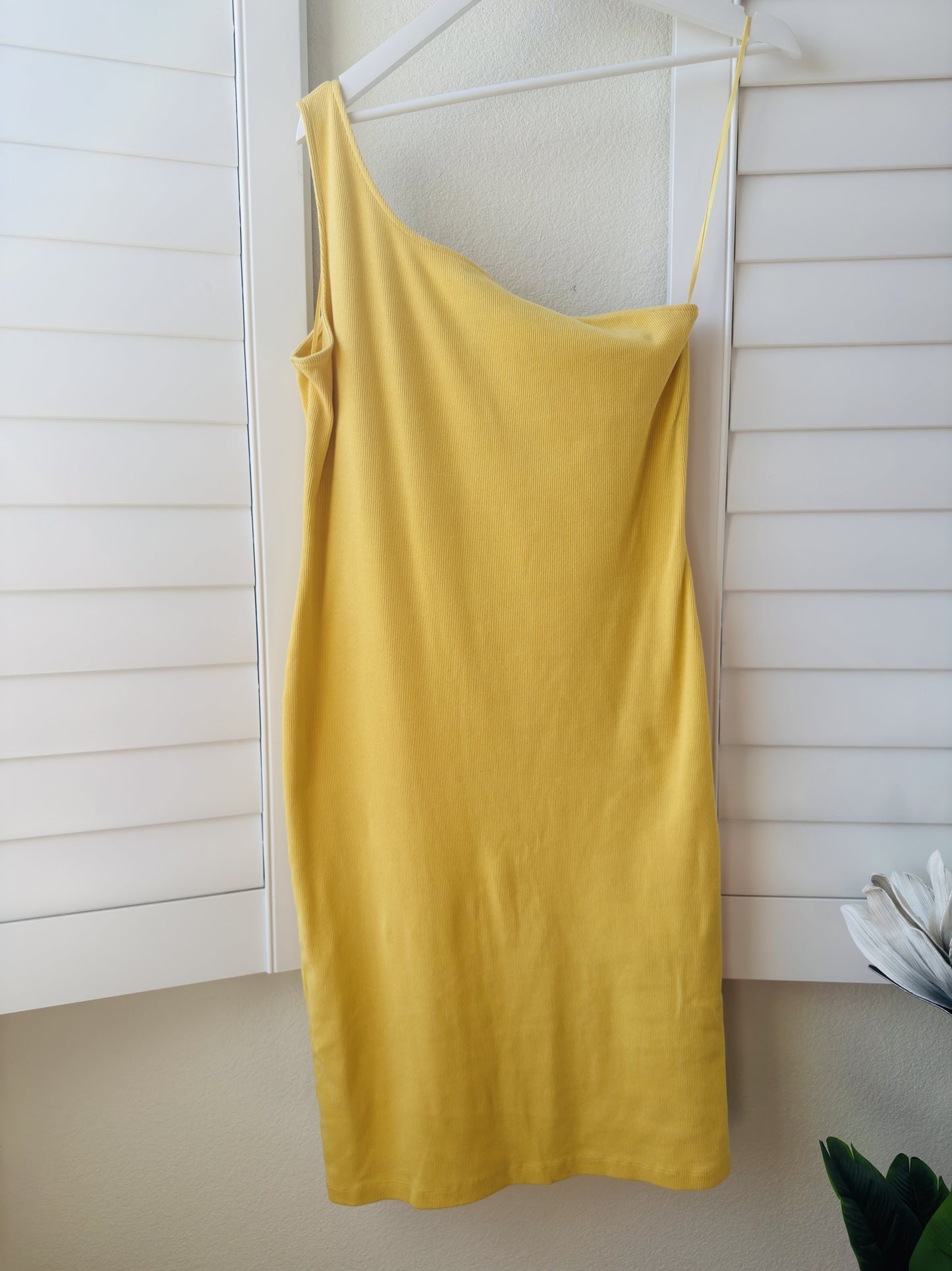 Nine West Yellow One-Shoulder Ribbed Midi Dress - Size XL