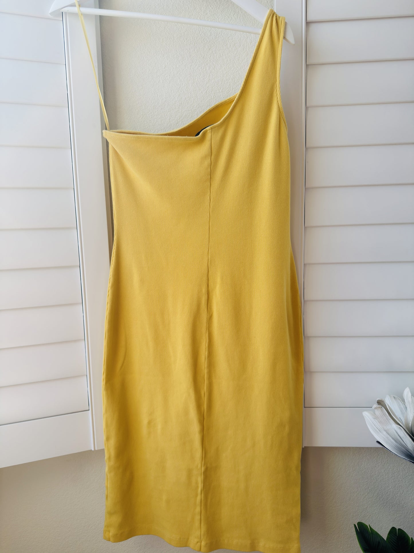 Nine West Yellow One-Shoulder Ribbed Midi Dress - Size XL