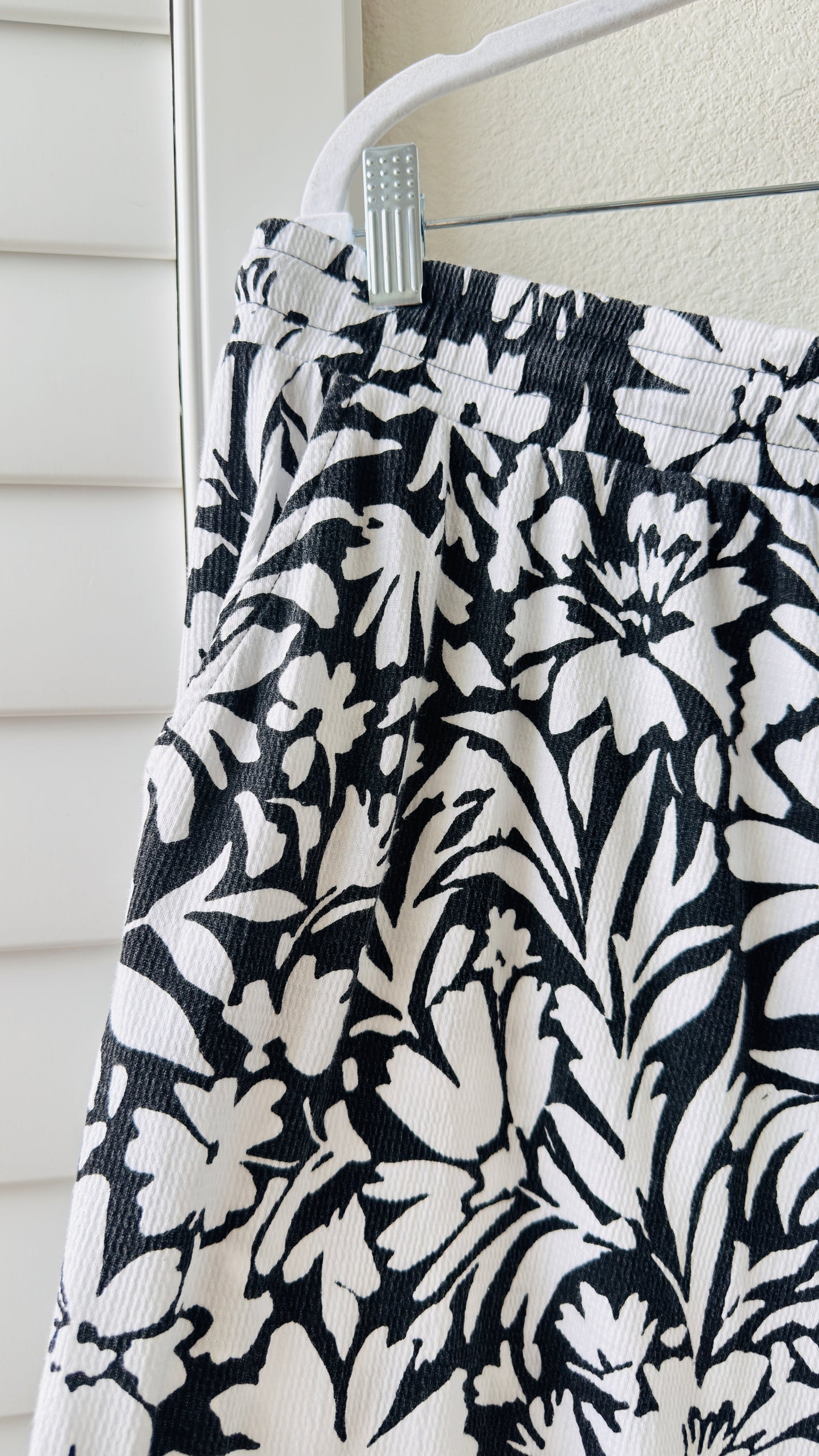 Belle by Kim Gravel Floral Wide Leg Cropped Pants - Size L