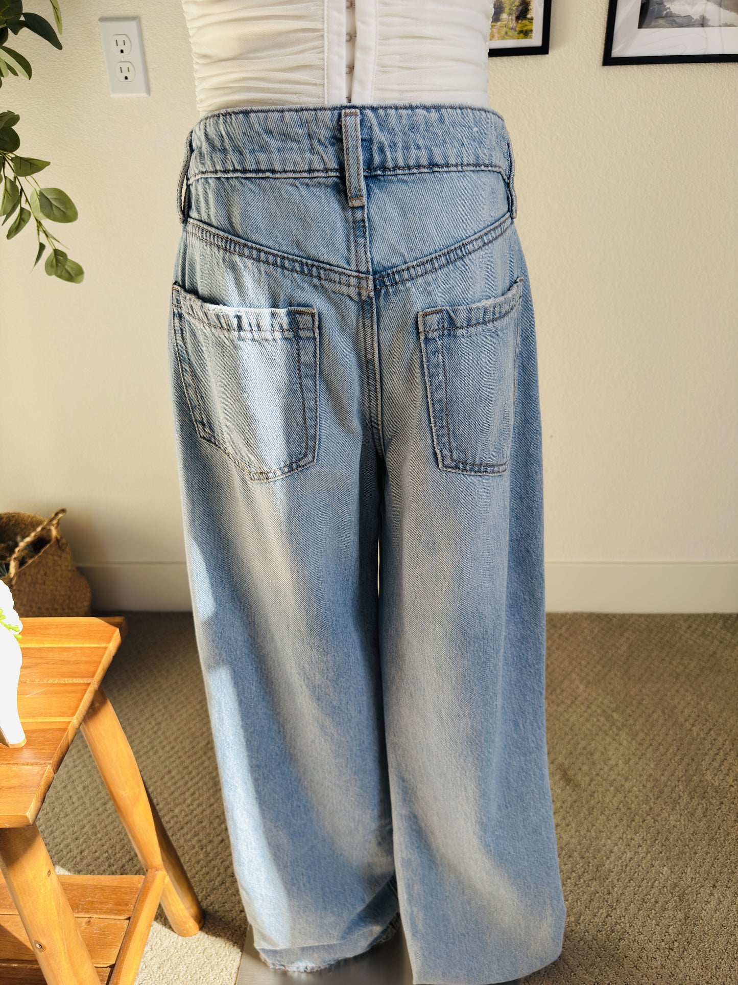 Garage Denim Ample Baggy Distressed Light Wash Jeans Size 5/27