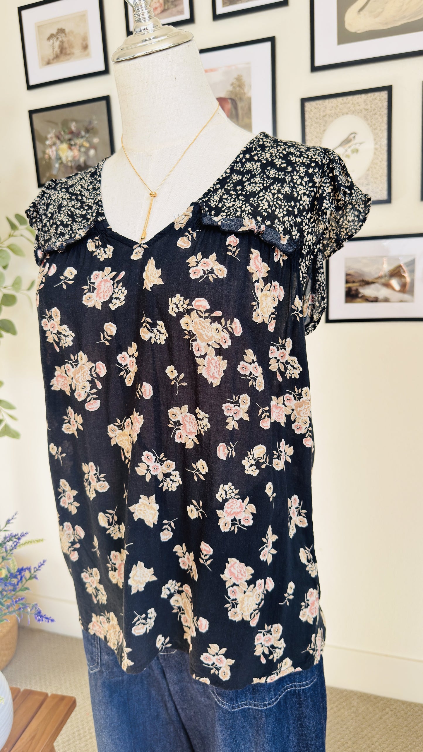 Floral Flutter Sleeve V-Neck Blouse - Size M
