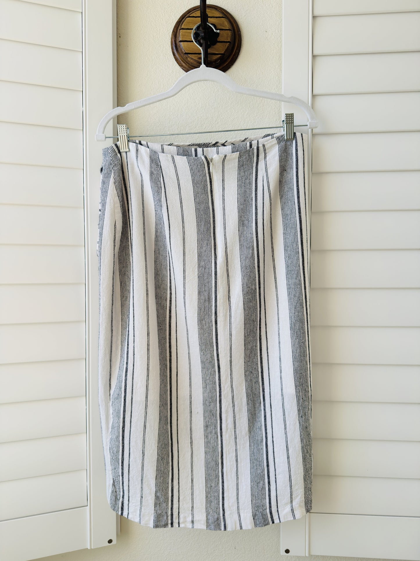 BCBGMAXAZRIA Striped Linen-Blend Wrap Skirt - Size M