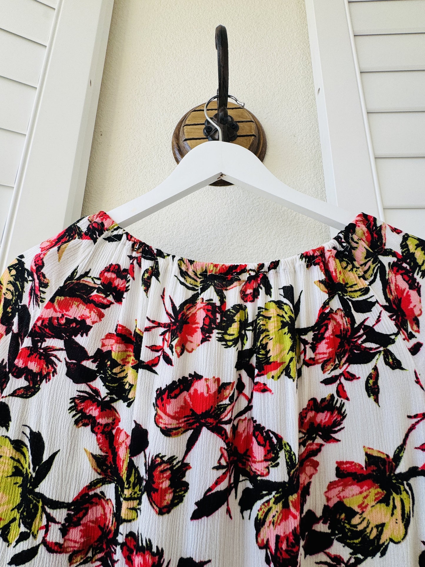 Rachael & Chloe Floral Peasant Blouse Size L