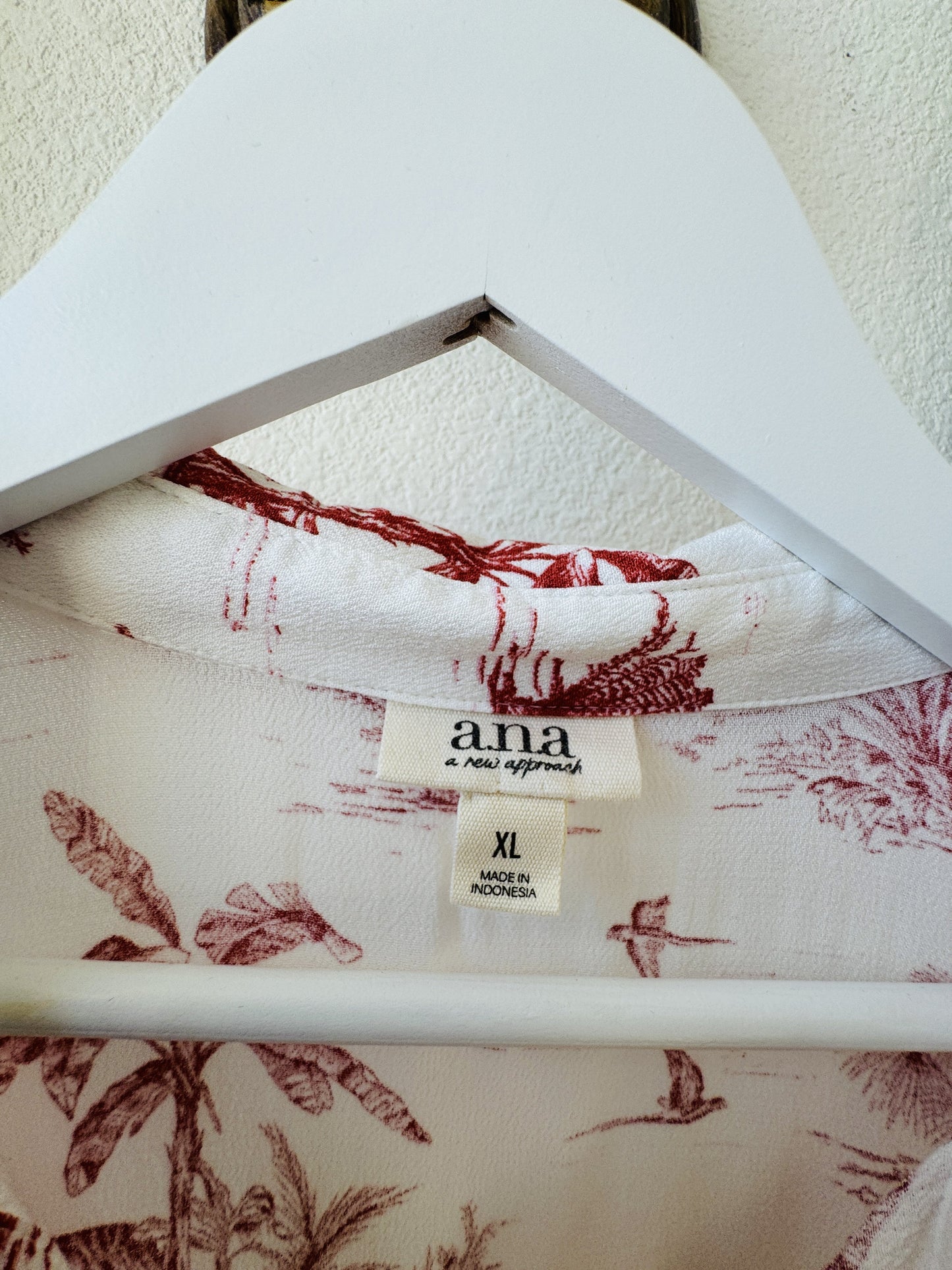 a.n.a A New Approach Red Tropical Toile Shirt Size XL