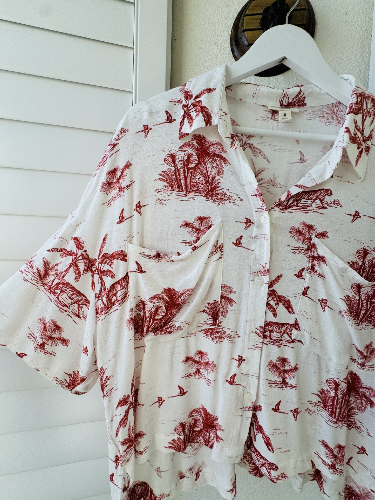 a.n.a A New Approach Red Tropical Toile Shirt Size XL