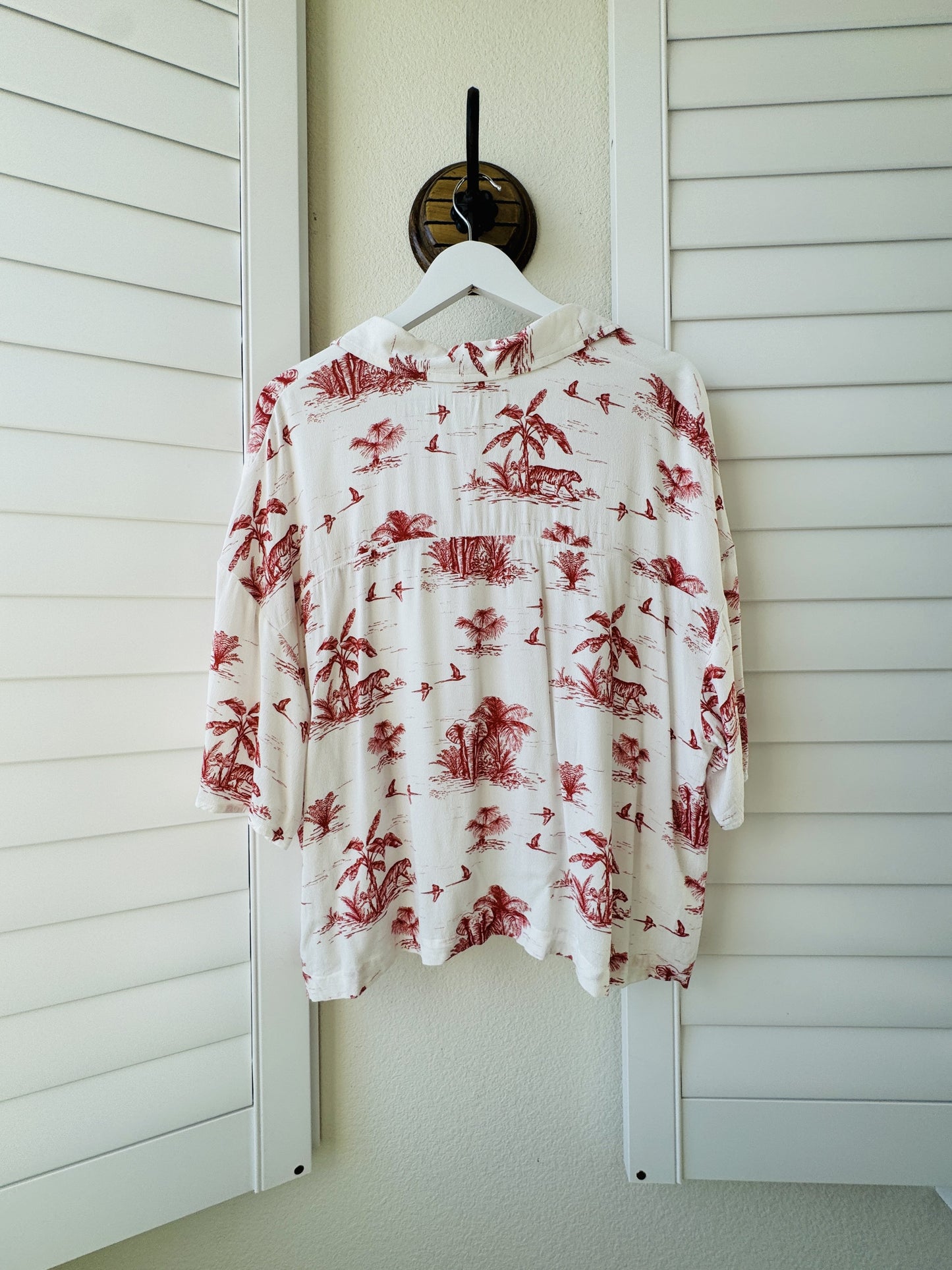 a.n.a A New Approach Red Tropical Toile Shirt Size XL