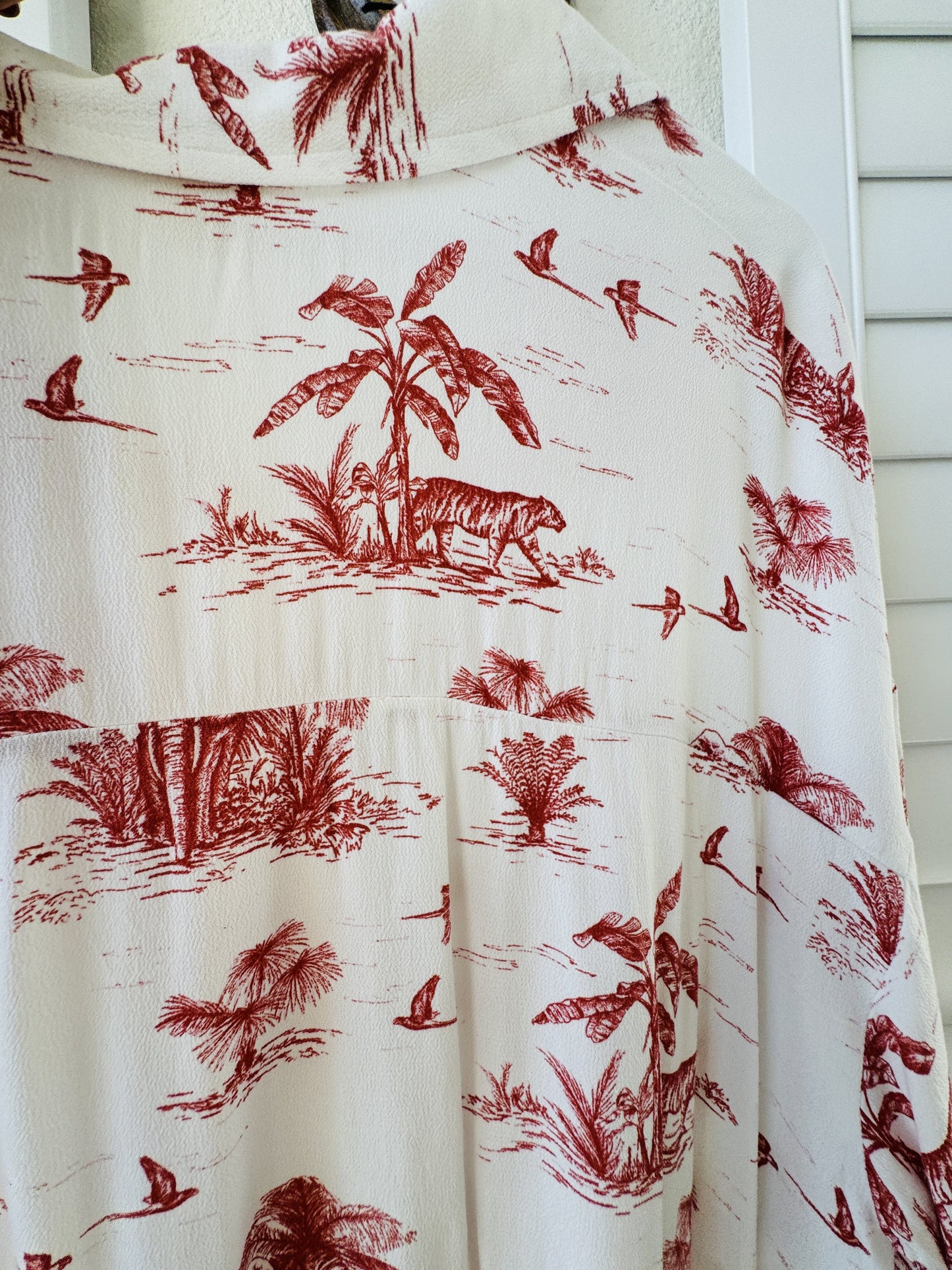a.n.a A New Approach Red Tropical Toile Shirt Size XL