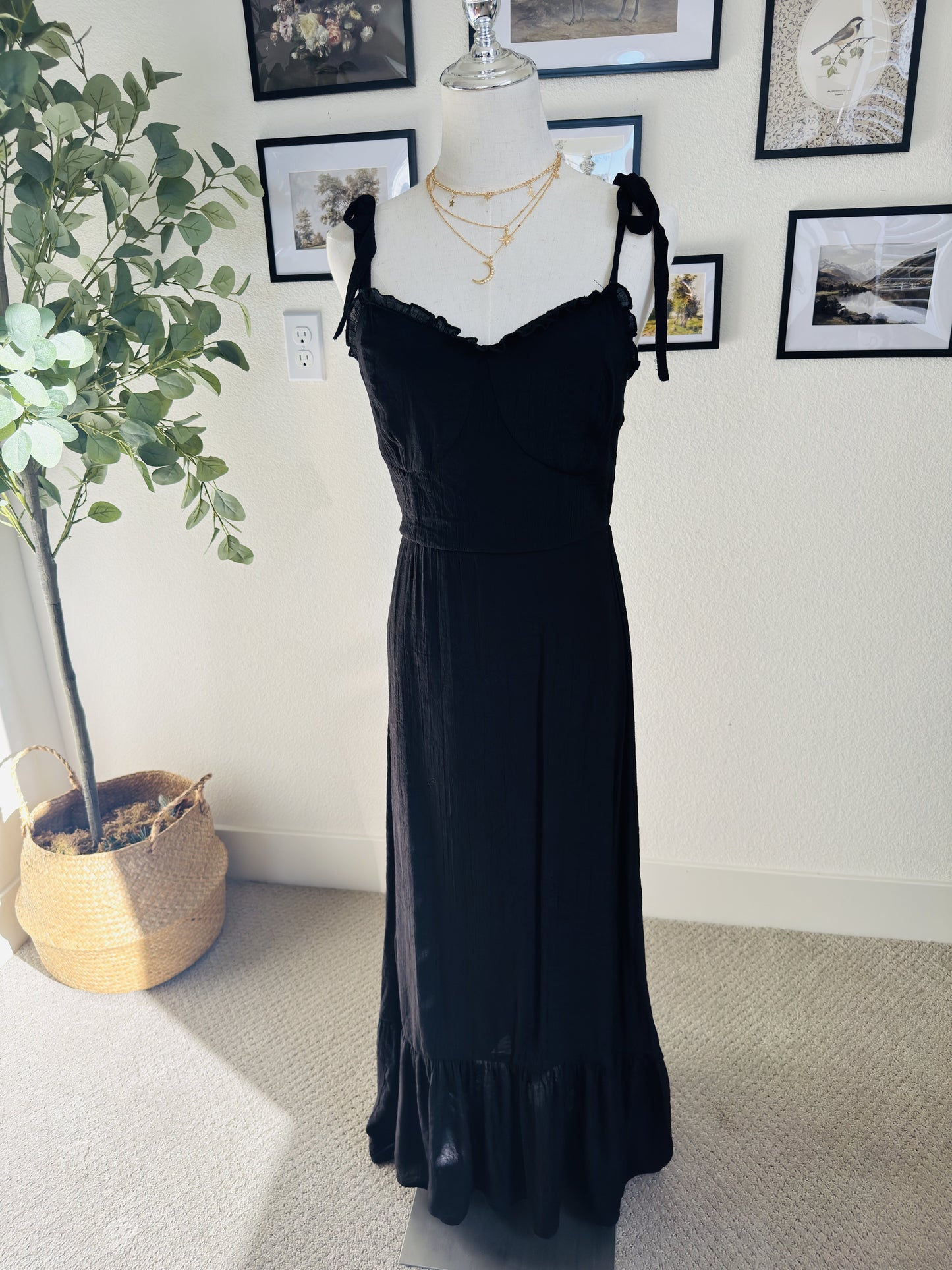 Just Found Black Tie Strap Smocked Maxi Dress - Size M