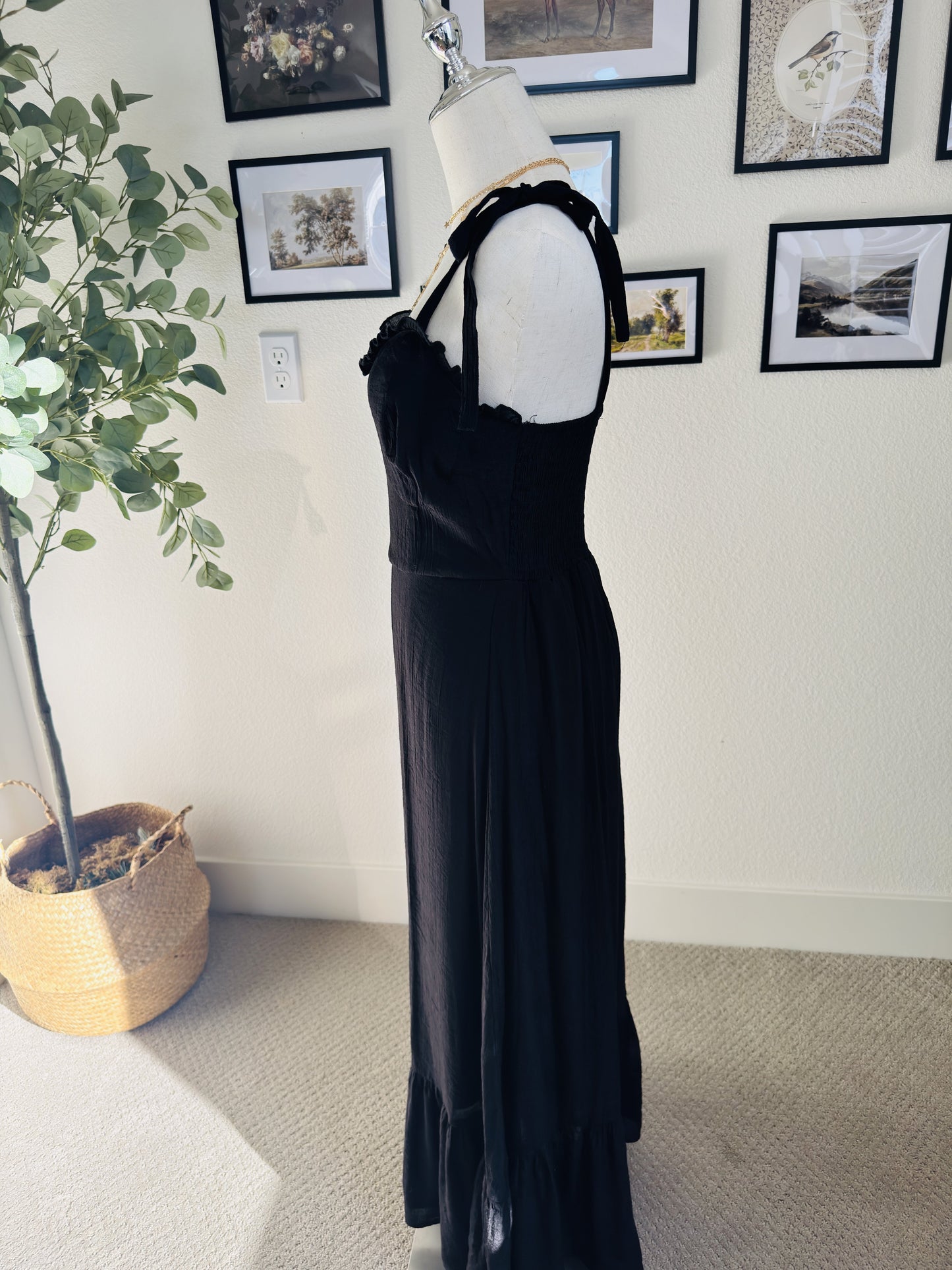 Just Found Black Tie Strap Smocked Maxi Dress - Size M