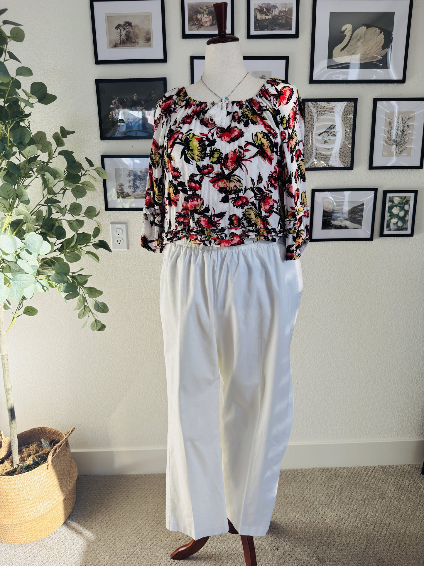 Alfred Dunner Woman Cream Elastic Waist Pants Size 18W