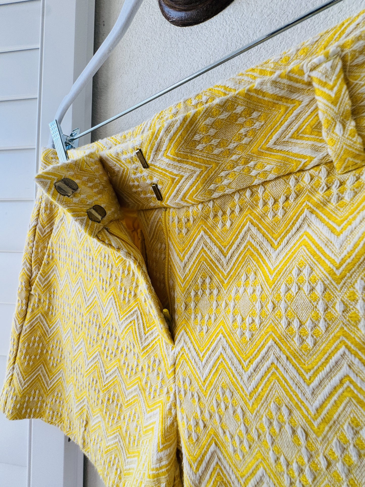 Ann Taylor Factory Yellow Chevron Woven Shorts - Size 4