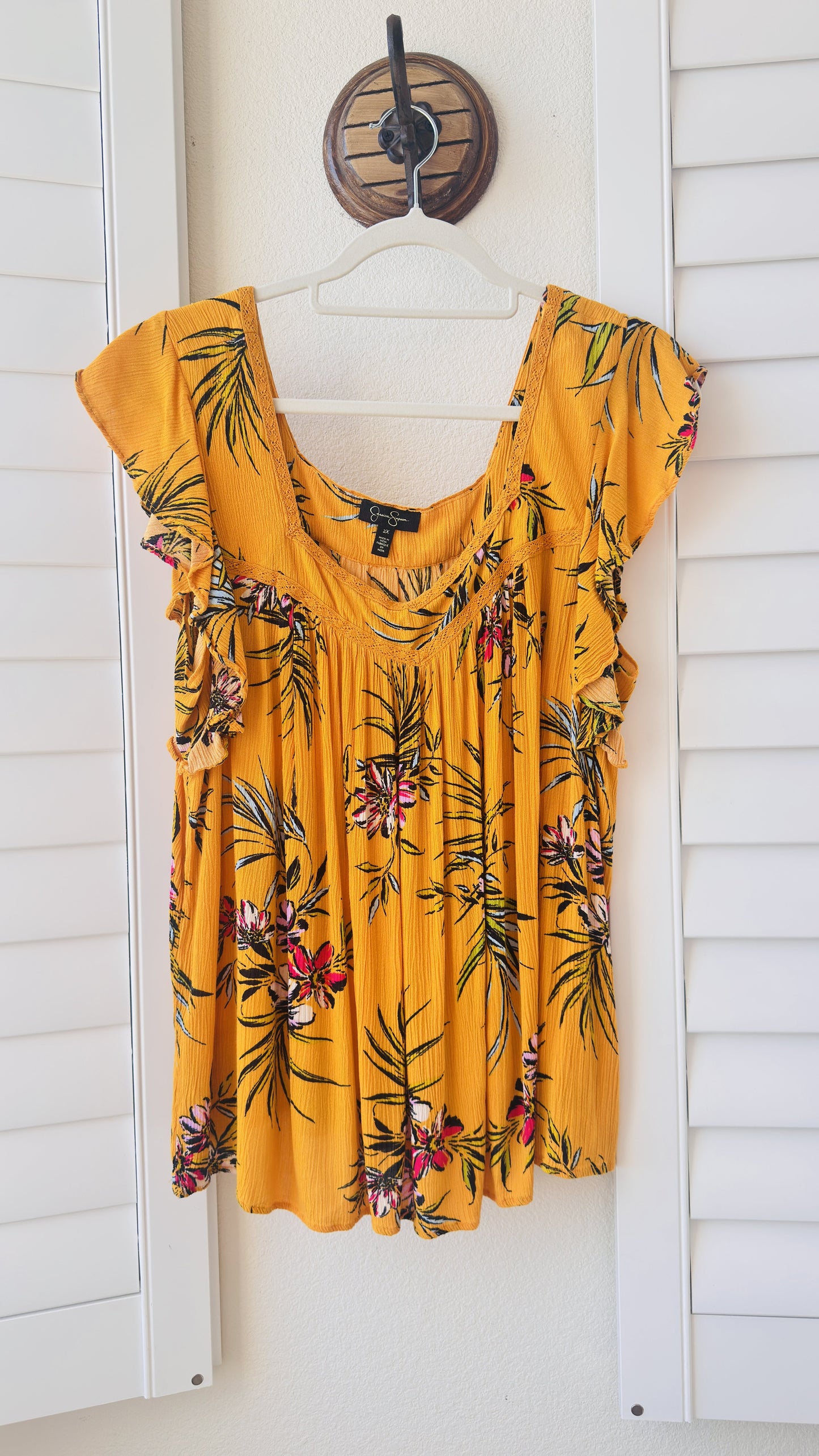 Jessica Simpson Tropical Floral Flutter Sleeve Top Size 2X