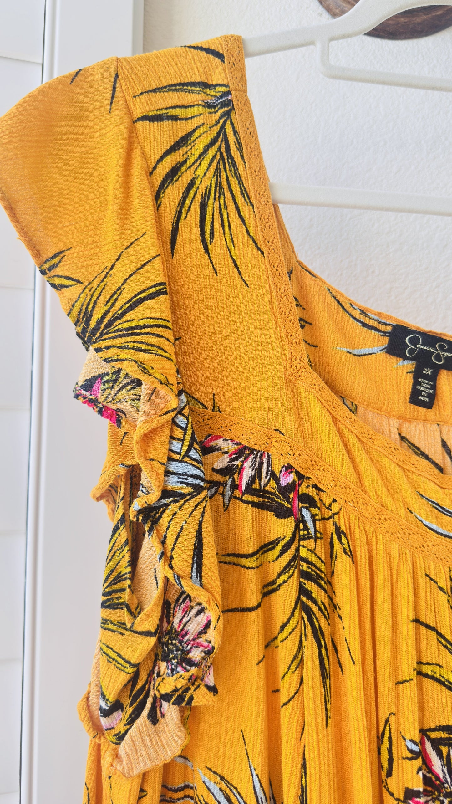 Jessica Simpson Tropical Floral Flutter Sleeve Top Size 2X