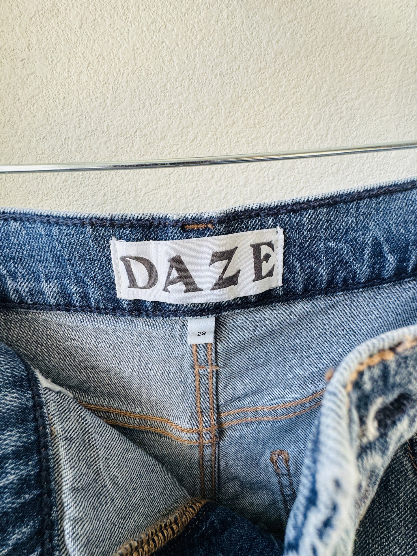 Daze Denim Tough Love High Rise Wide Leg Cuffed Jeans Size 28