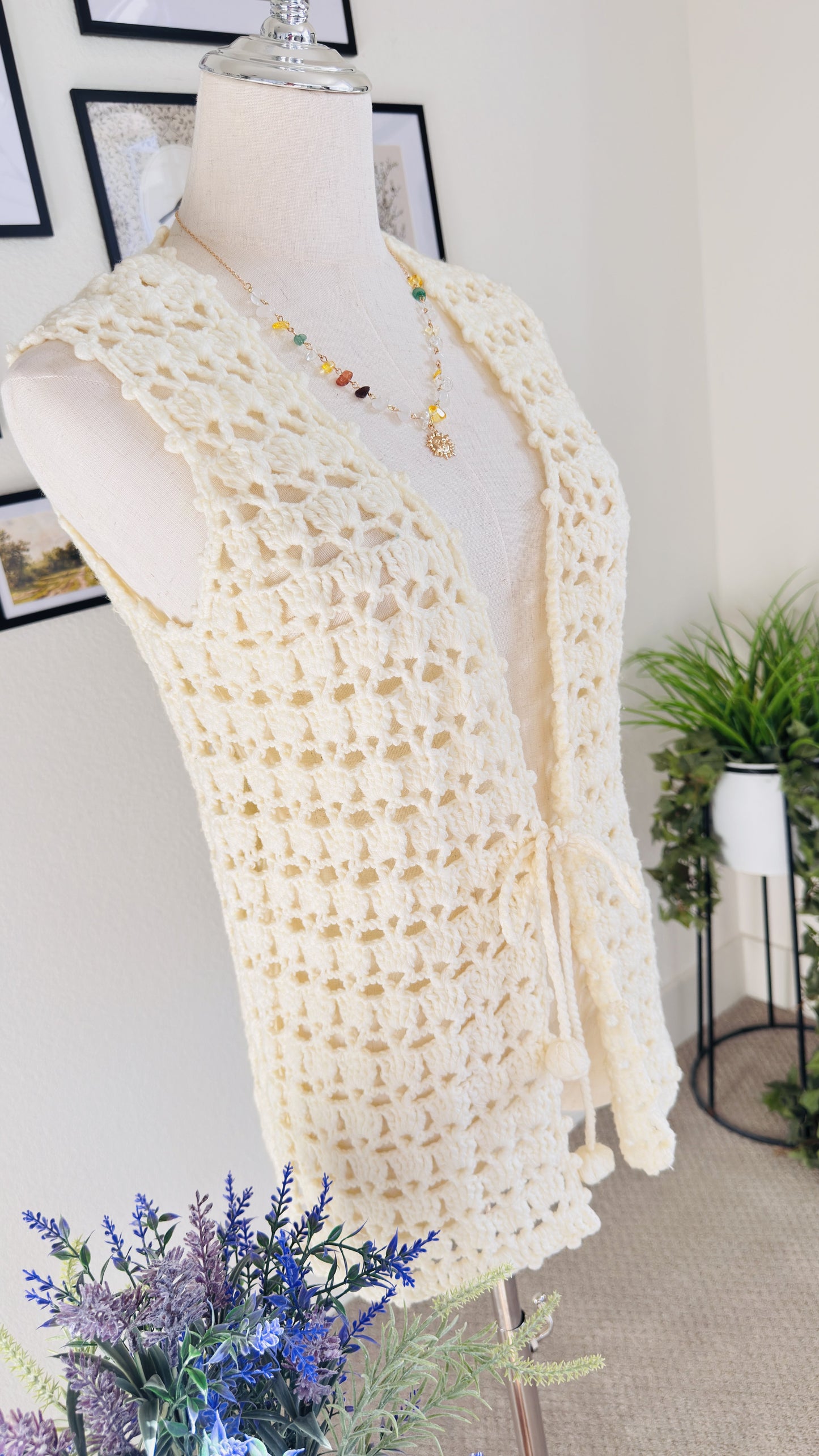 Tina and Charlie Vintage Hand Crocheted Cream Vest - Size M