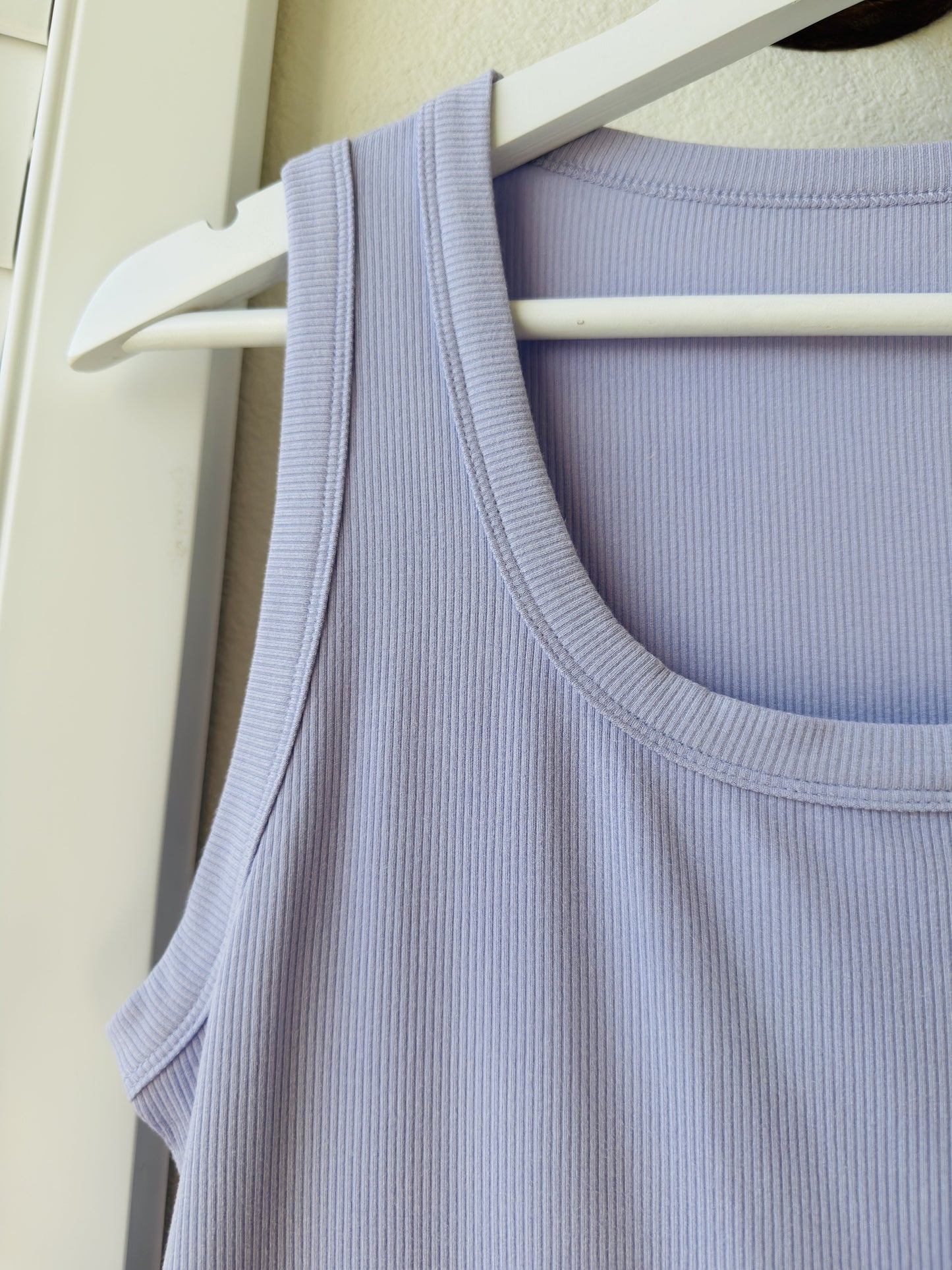 LYANER Lavender Ribbed Scoop Neck Tank Top - Size L