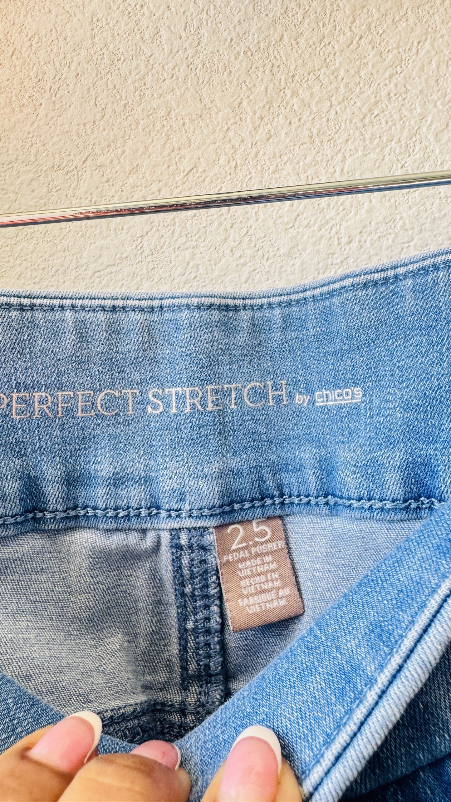 Chico's Perfect Stretch Denim Pedal Pusher Shorts - Size 2.5